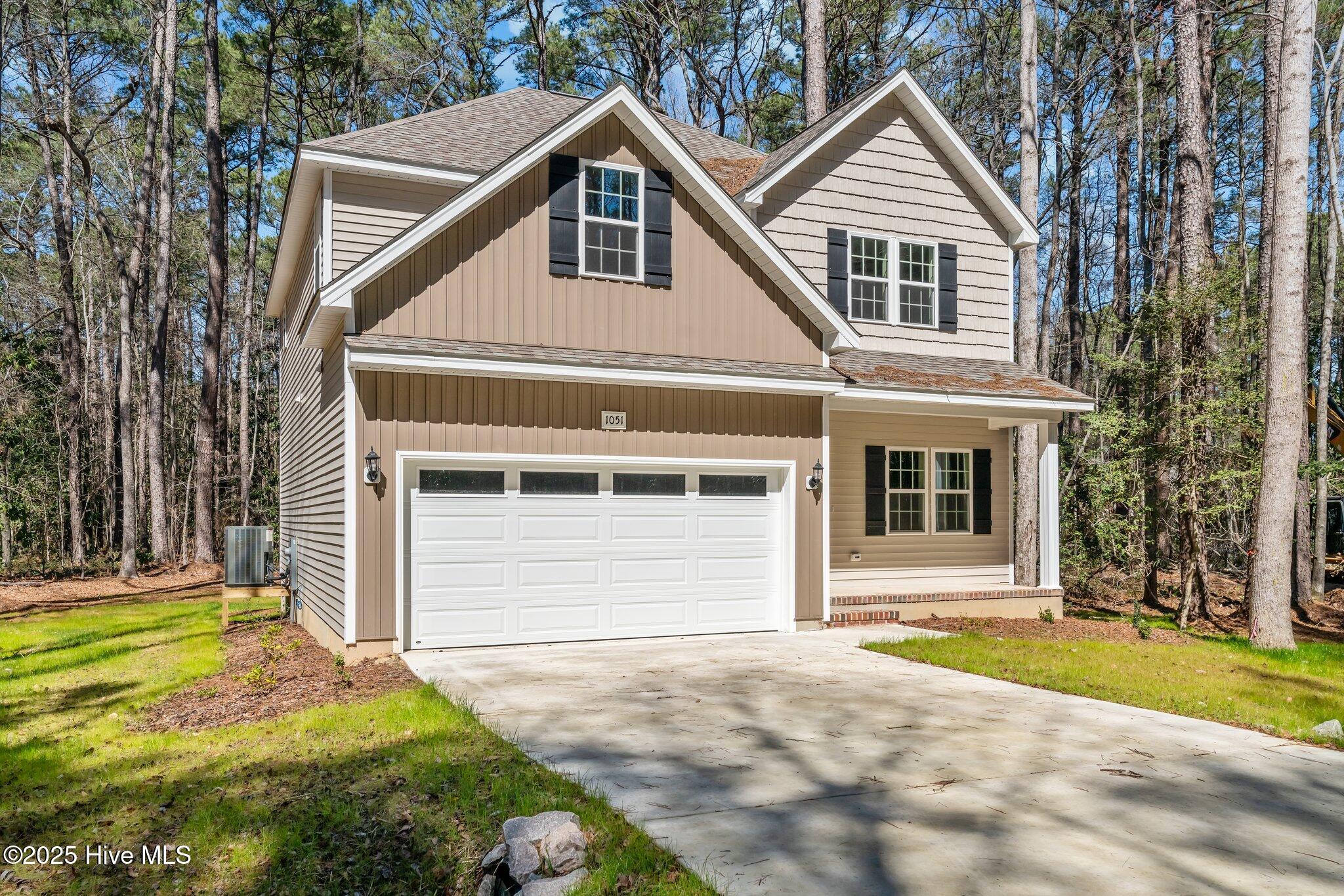 1051 Greenbriar Drive Property Photo 3