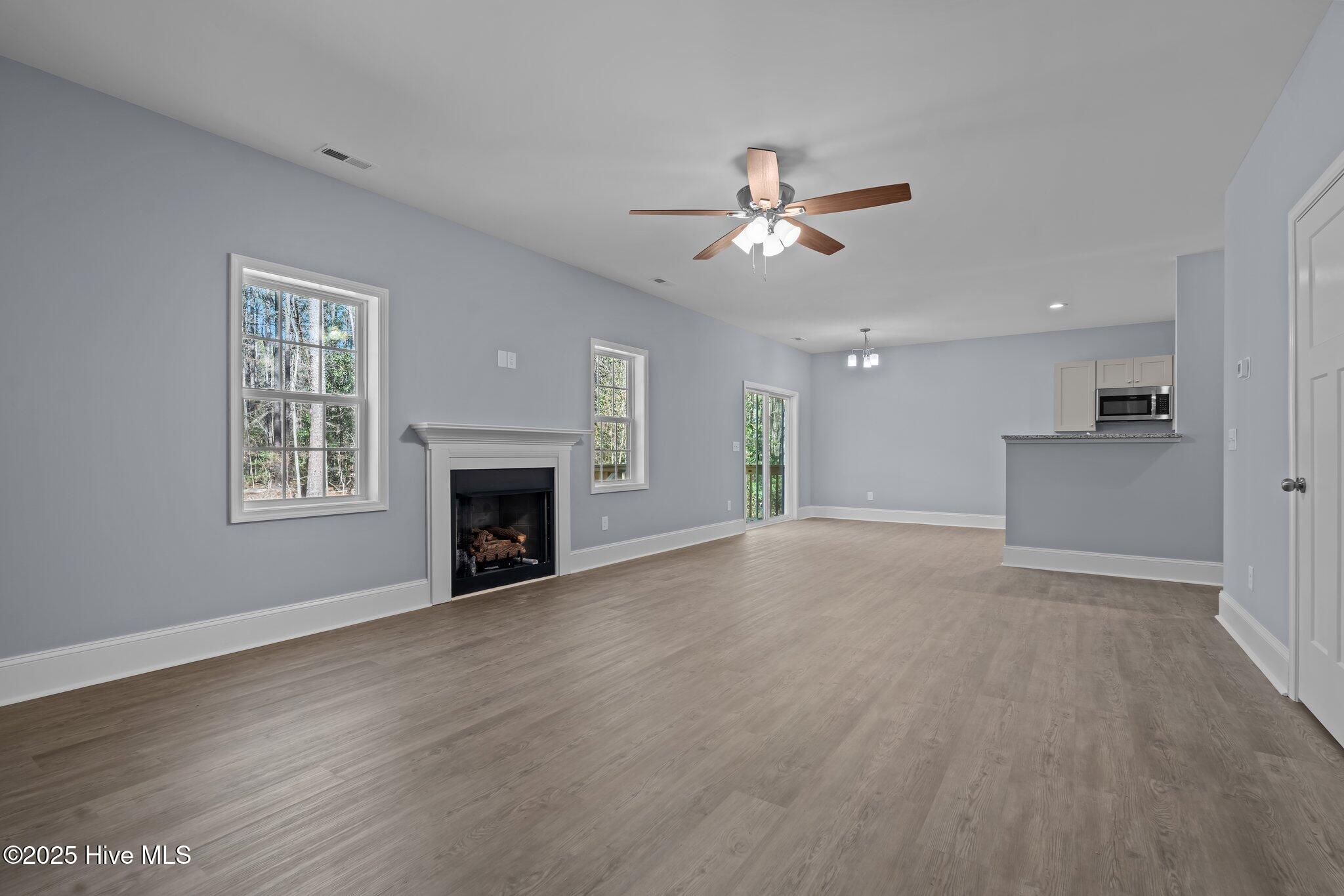 1051 Greenbriar Drive Property Photo 10