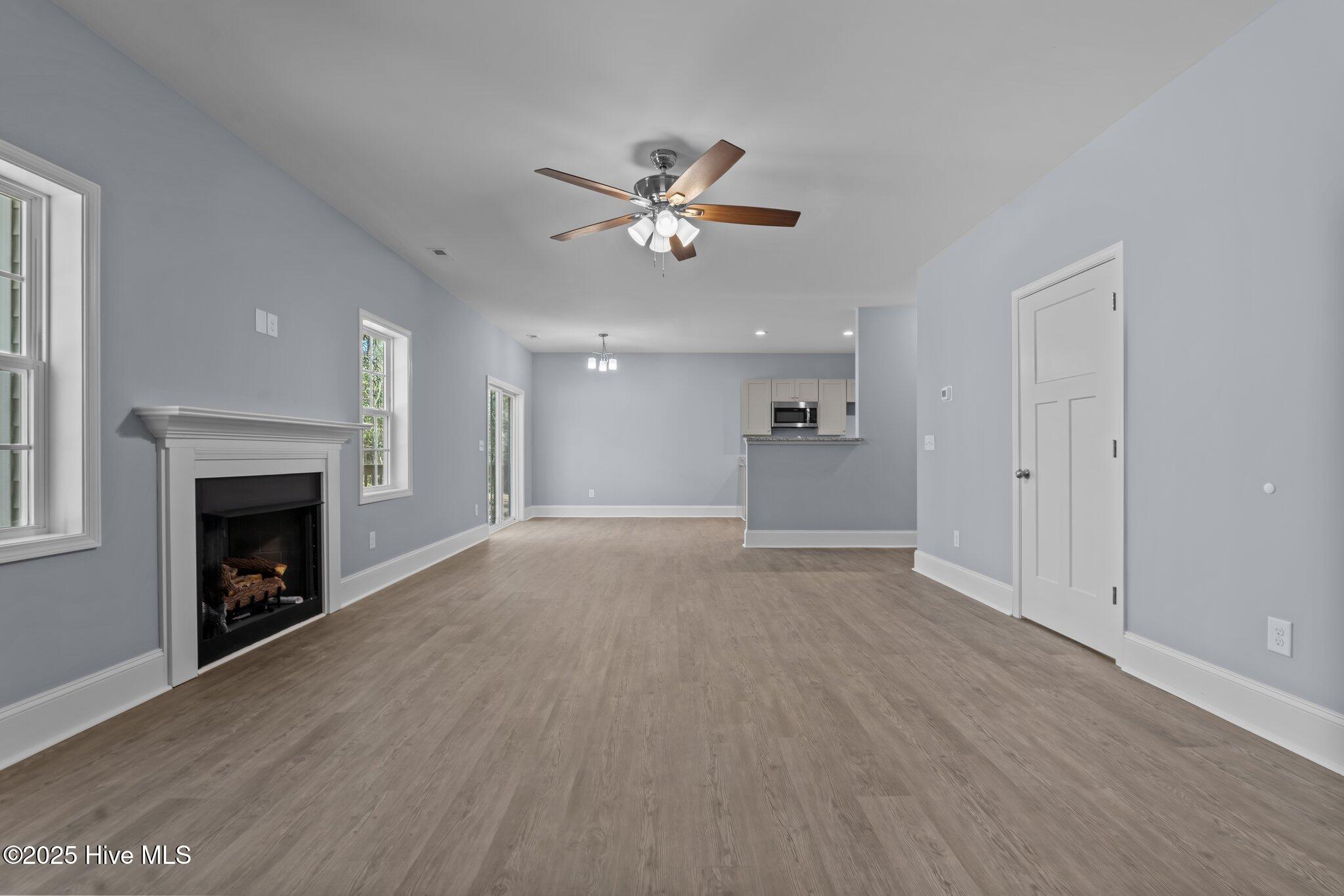 1051 Greenbriar Drive Property Photo 11