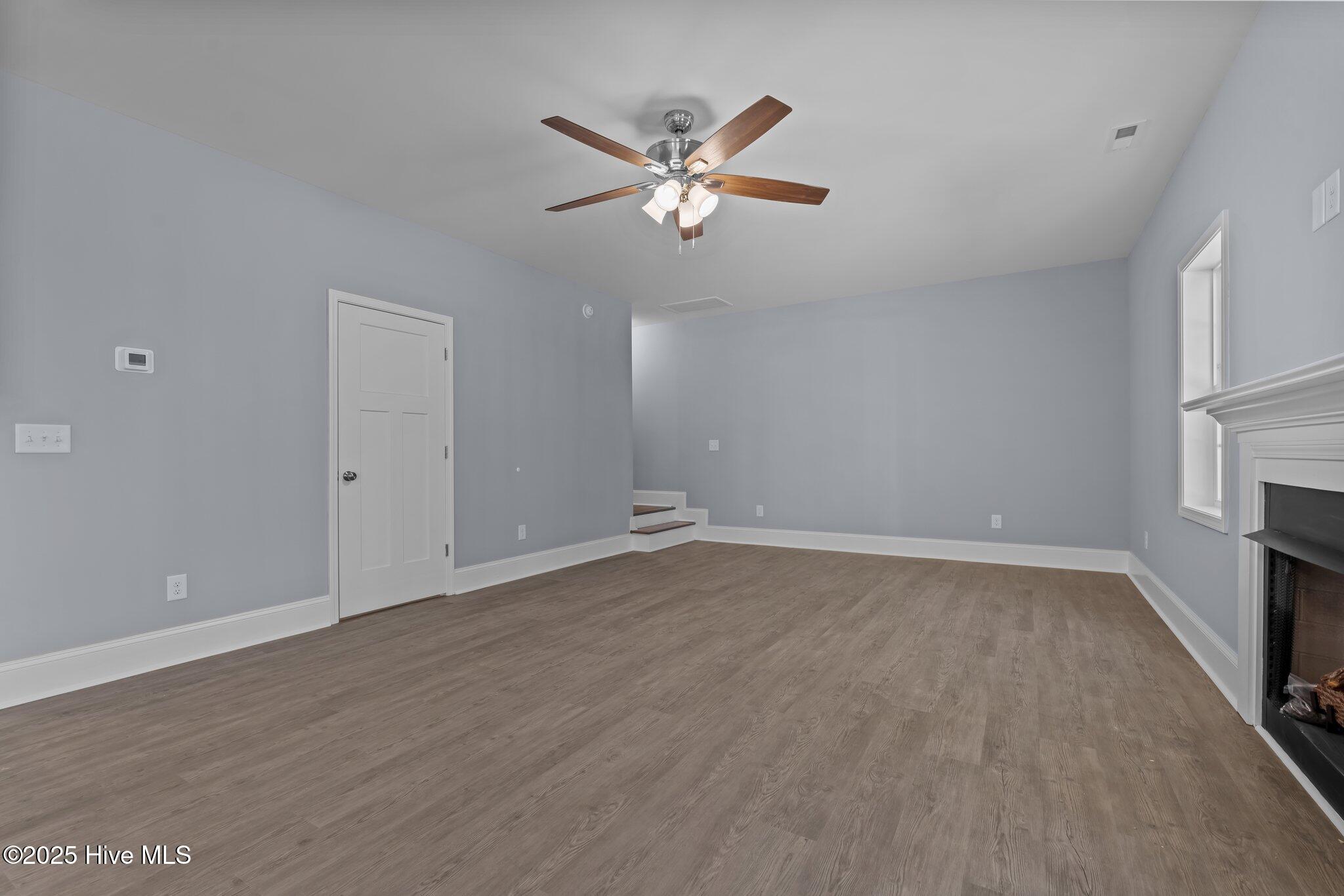 1051 Greenbriar Drive Property Photo 14