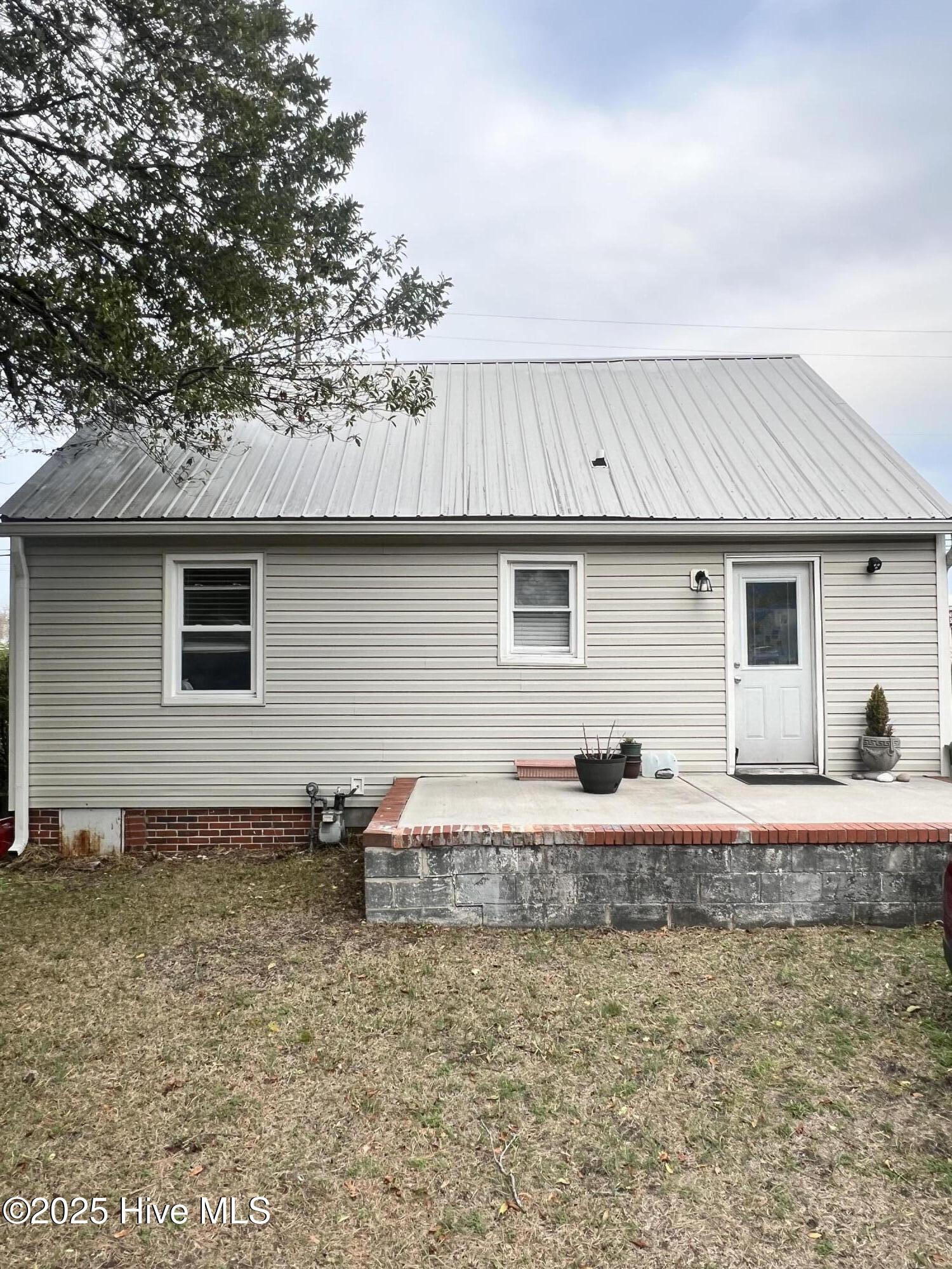 714 S 16th Street Property Photo 3