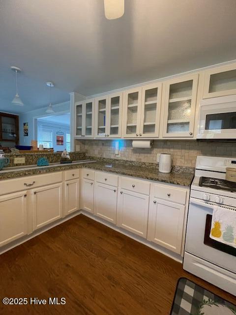 209 Shore Road Property Photo 14