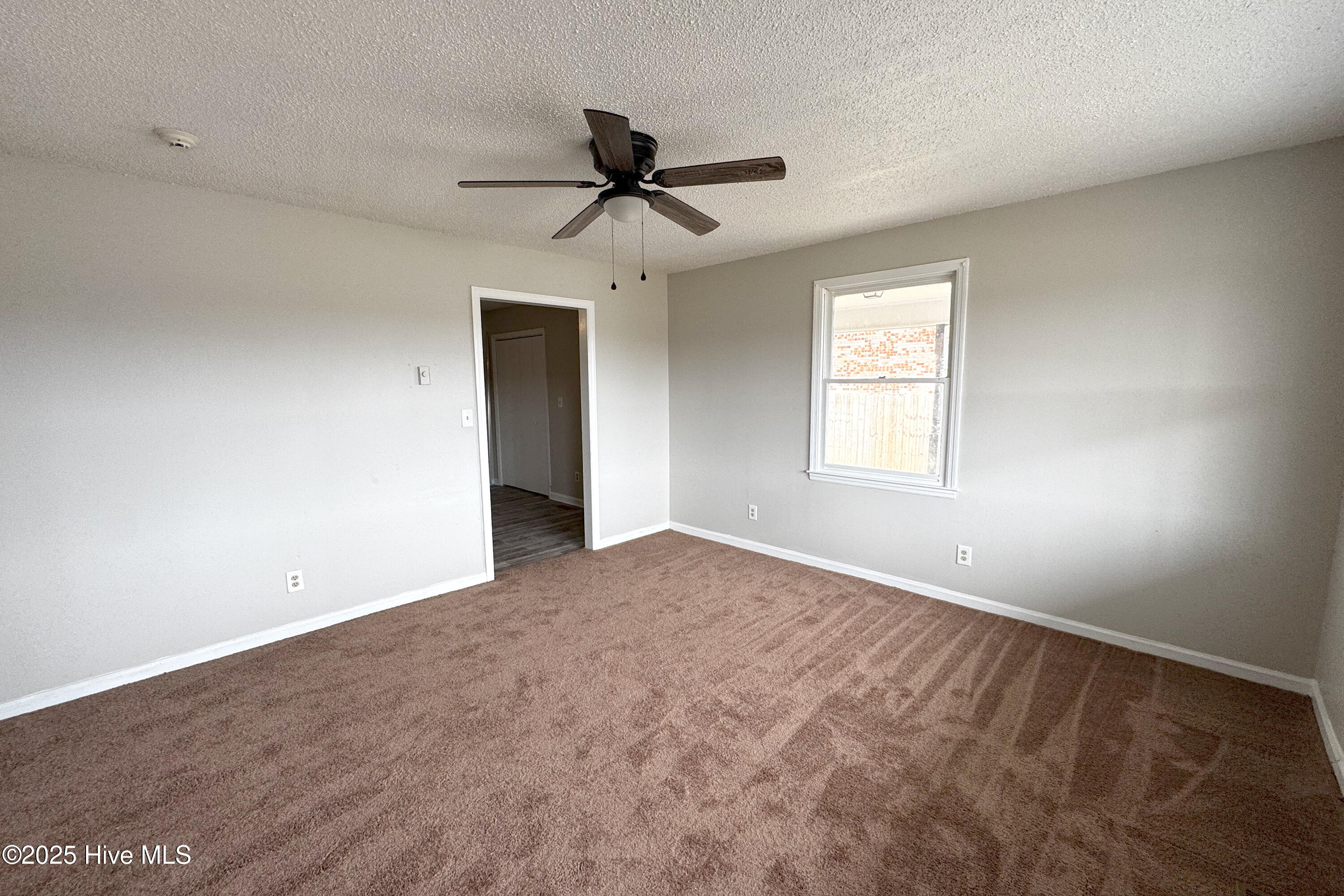 206 Willow Drive Property Photo 8
