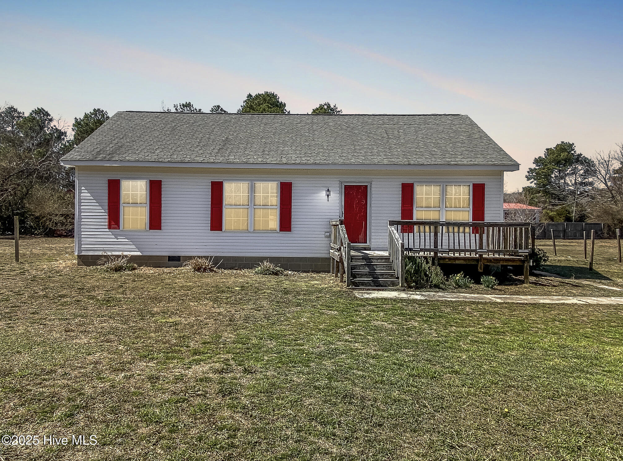 470 Woodleigh Road Property Photo