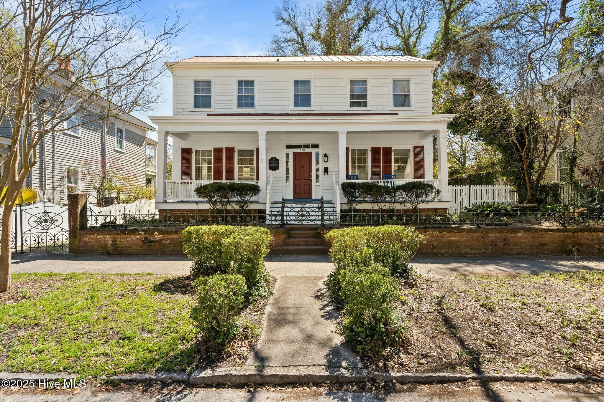 608 Dock Street Property Photo