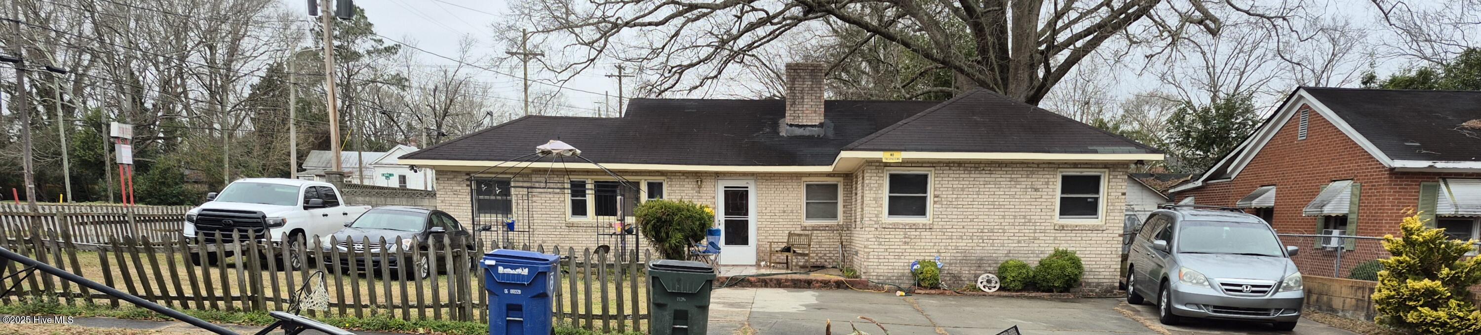 100 Miller Street Property Photo
