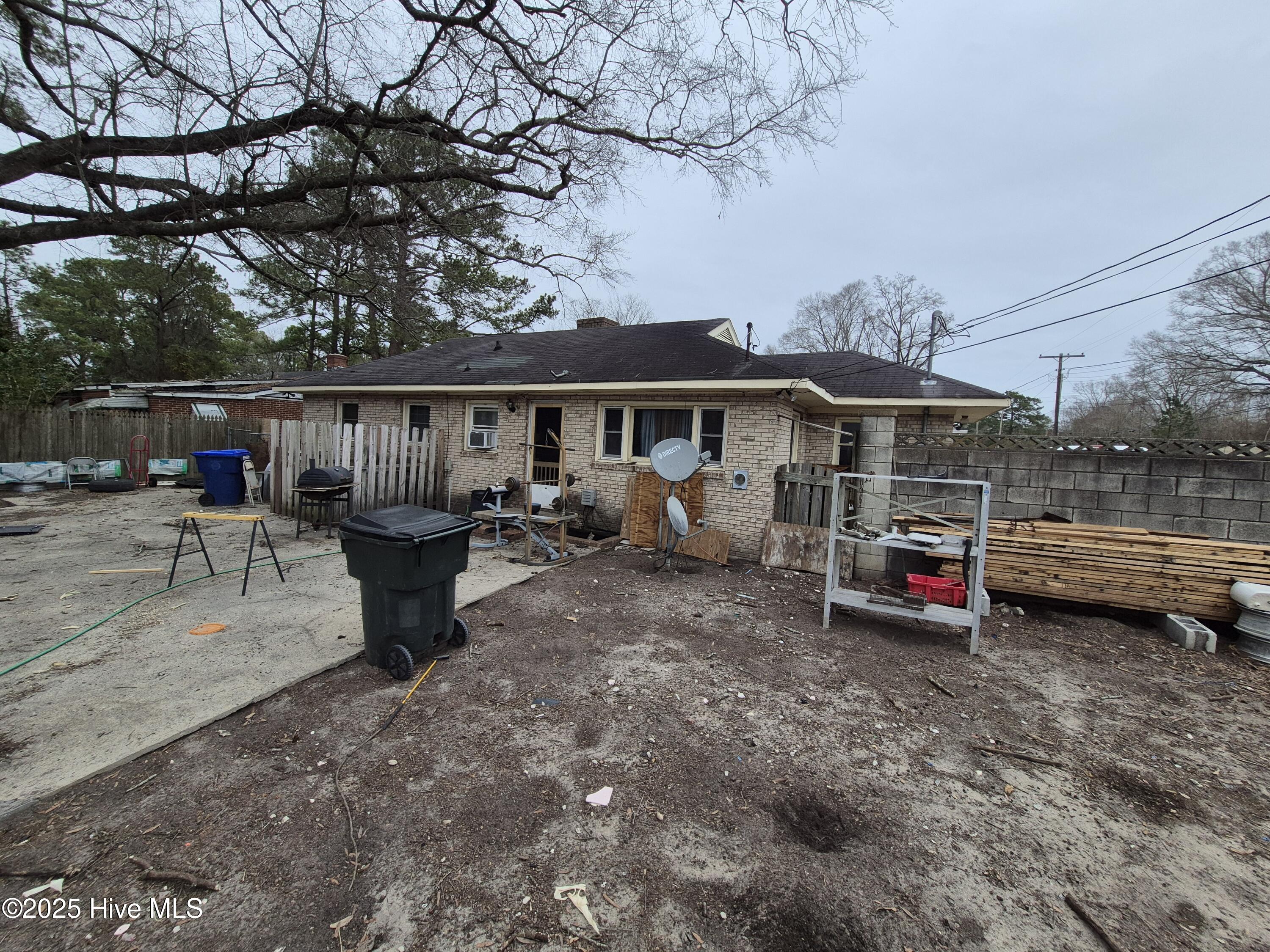 100 Miller Street Property Photo 4