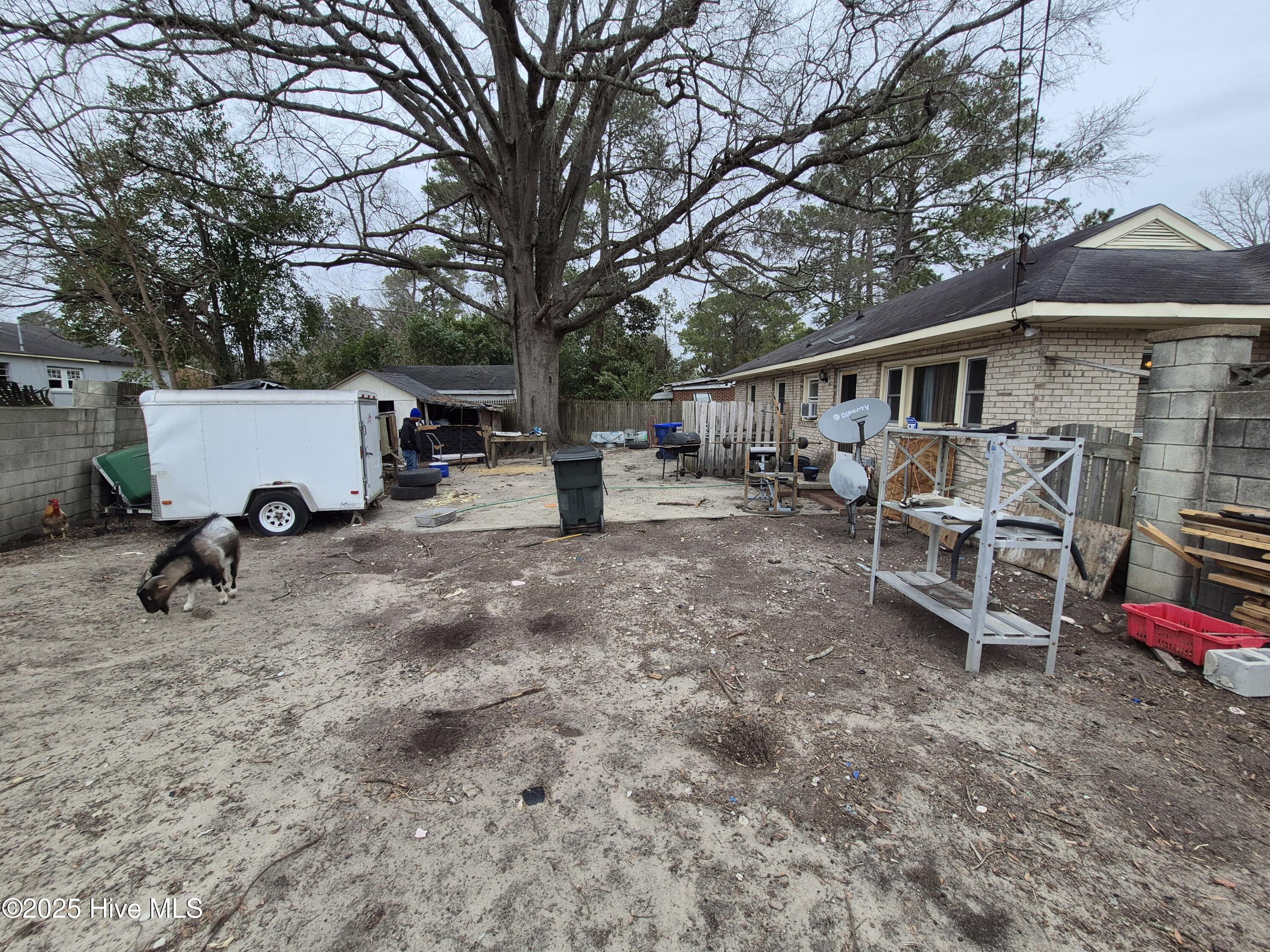 100 Miller Street Property Photo 5