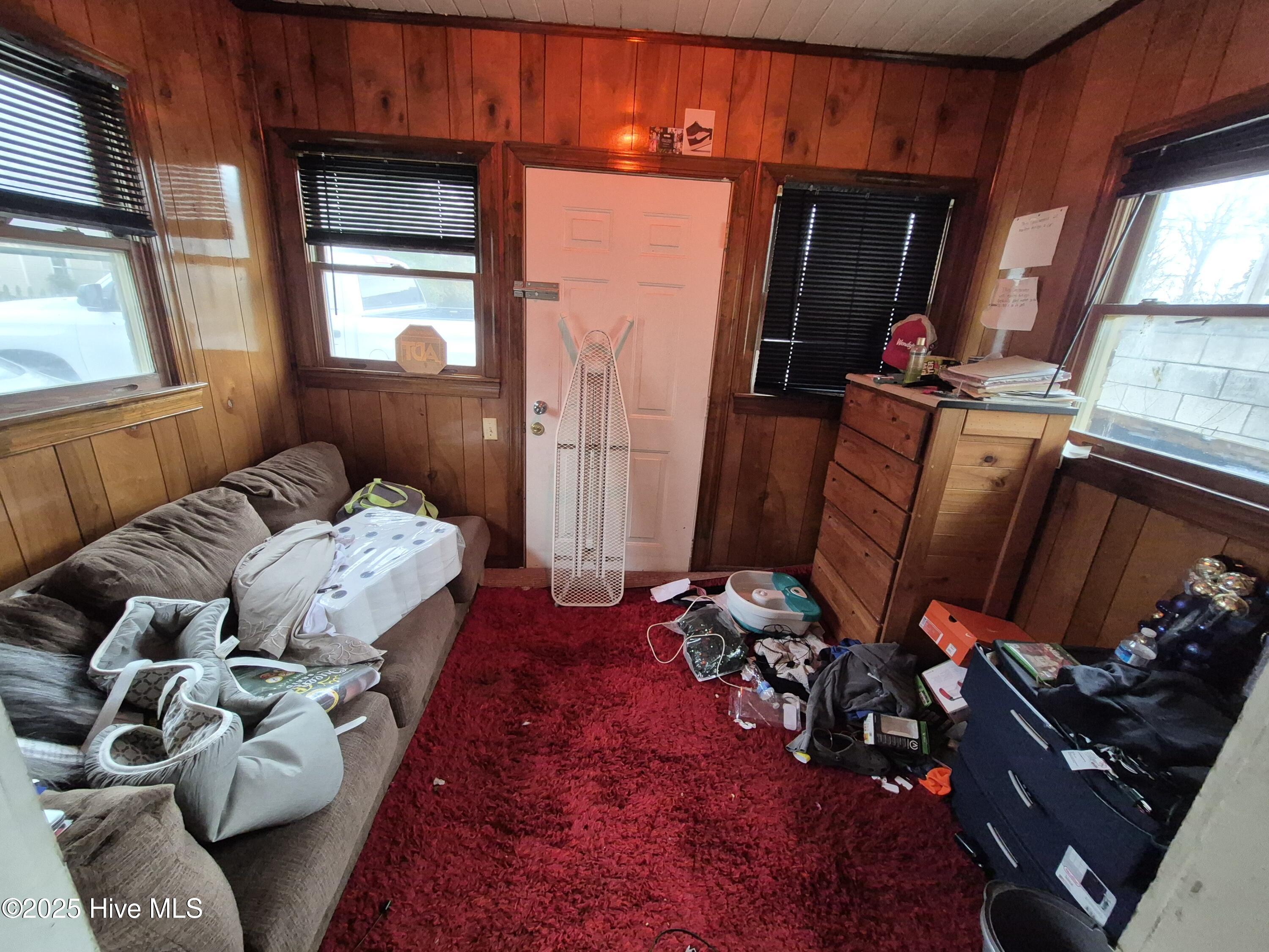 100 Miller Street Property Photo 9