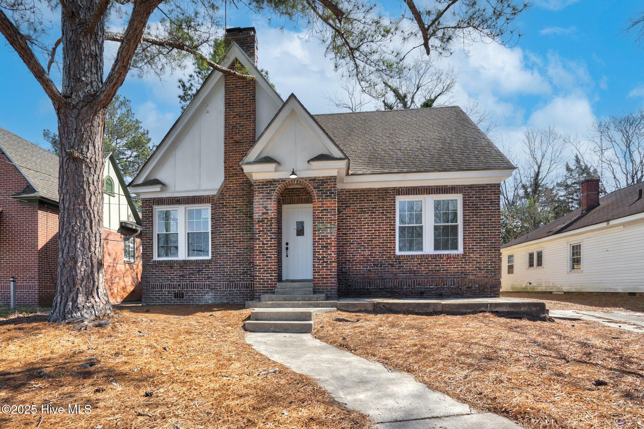 523 N Daughtry Street Property Photo