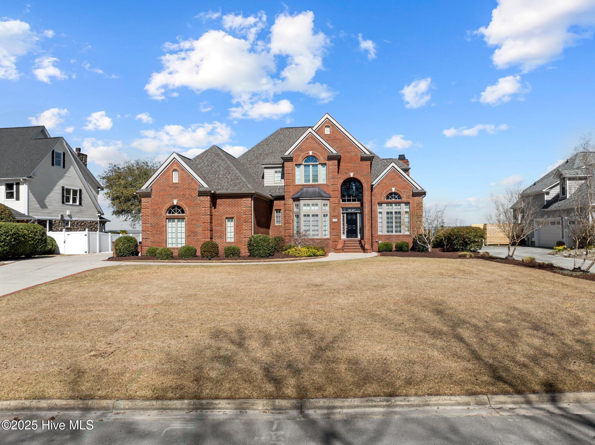 226 Drake Landing Property Photo 4