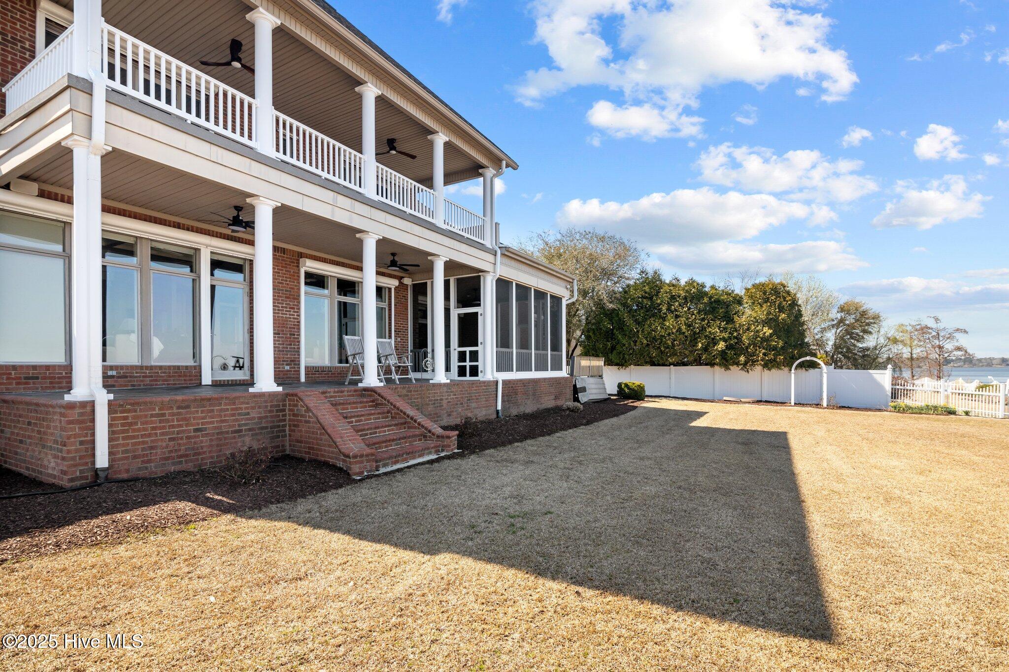 226 Drake Landing Property Photo 61