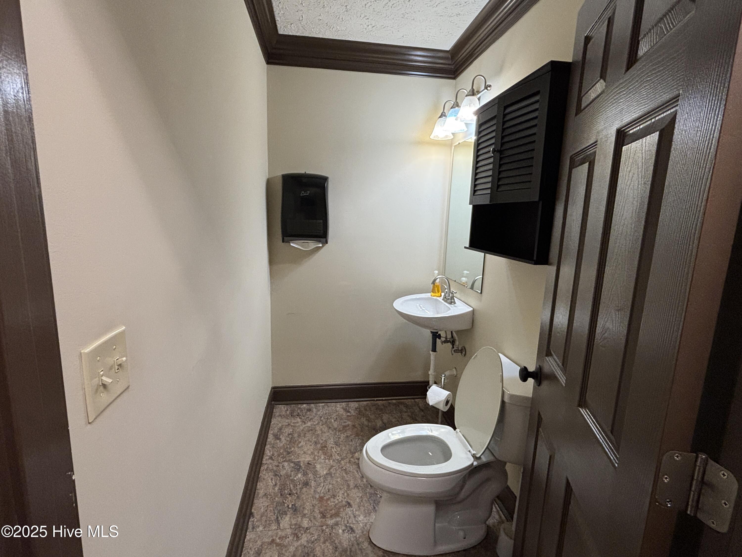 655 Se Broad Street Property Photo 14