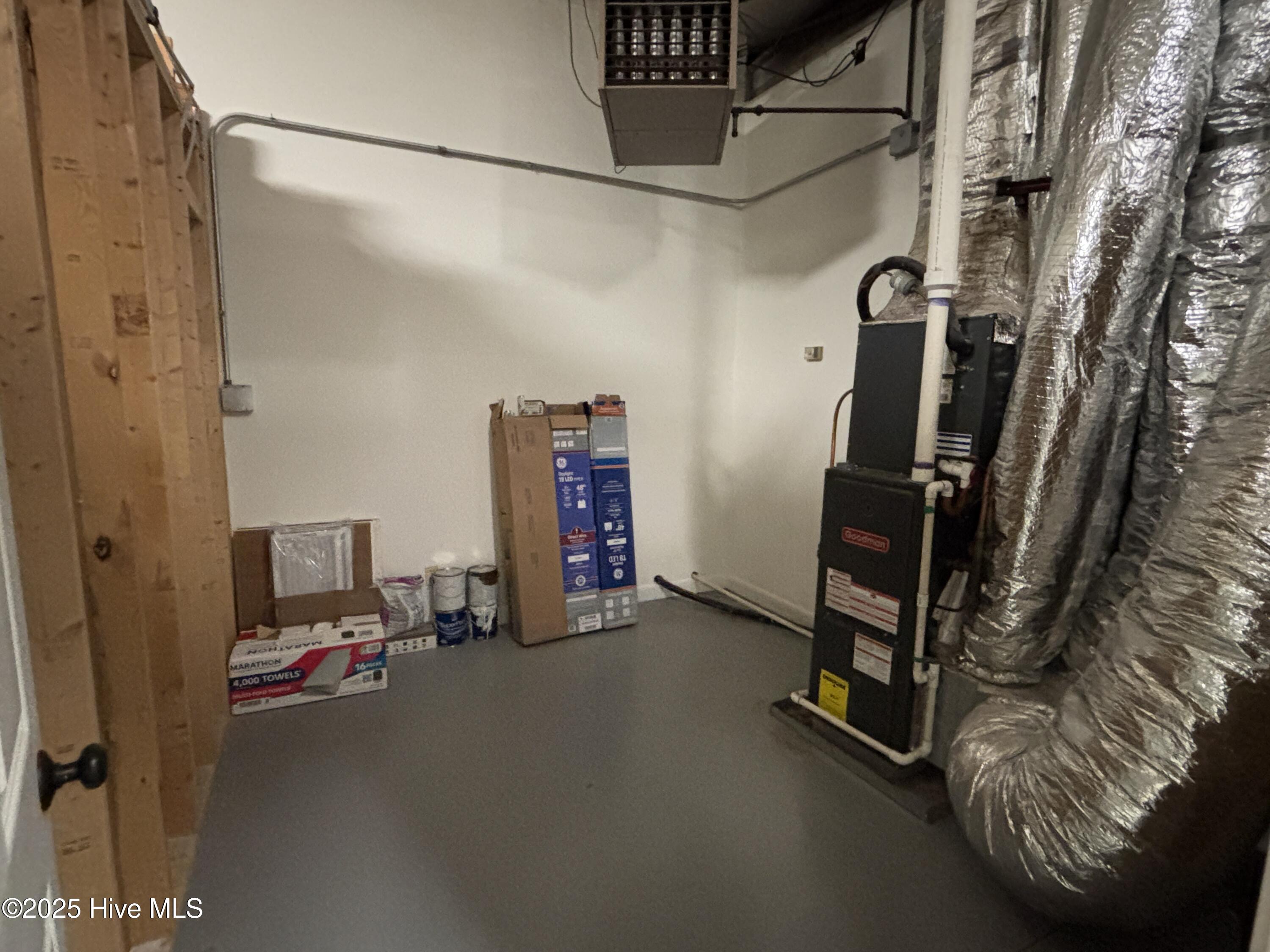 655 Se Broad Street Property Photo 17