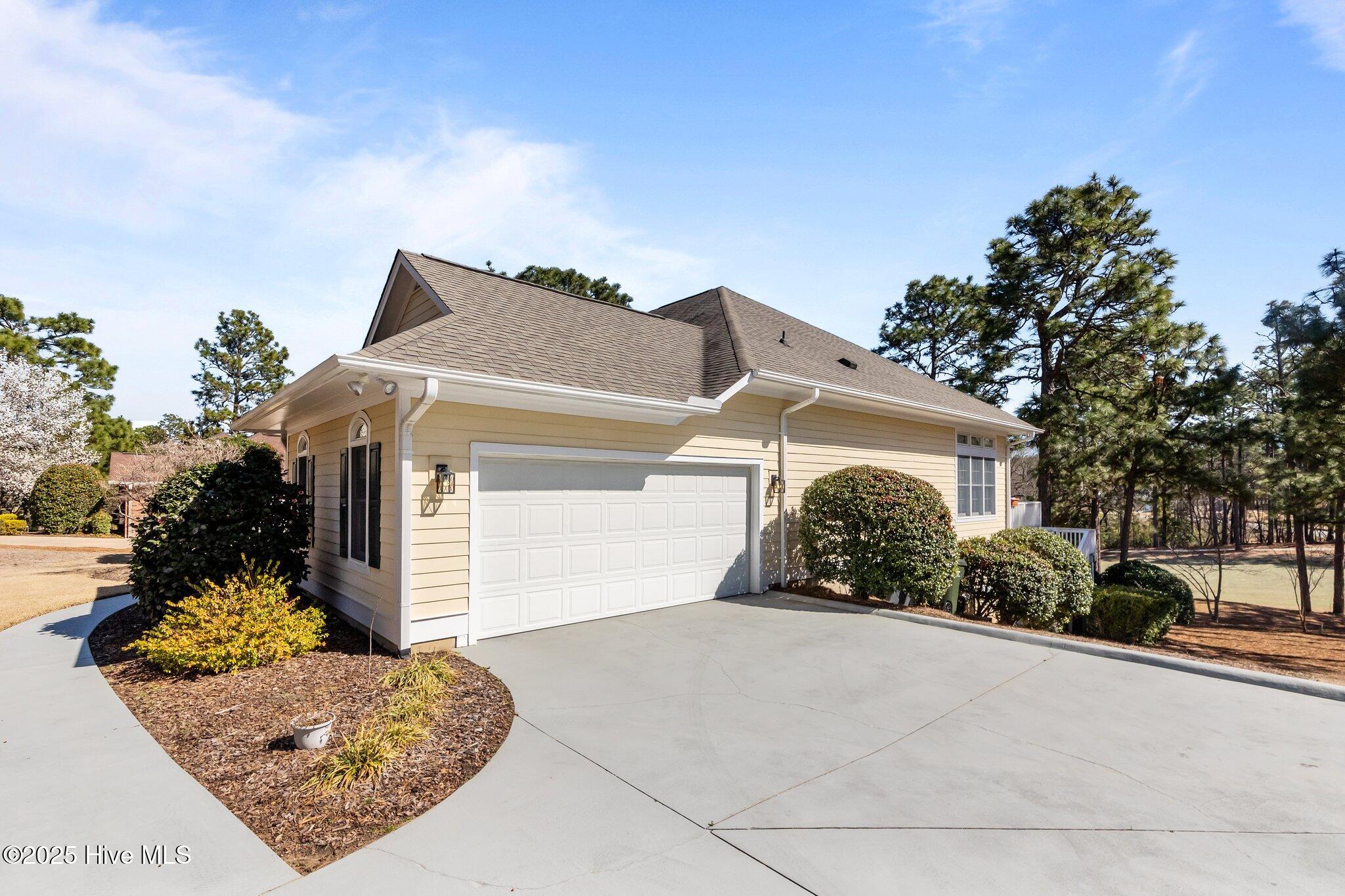 124 Steeplechase Way Property Photo 3