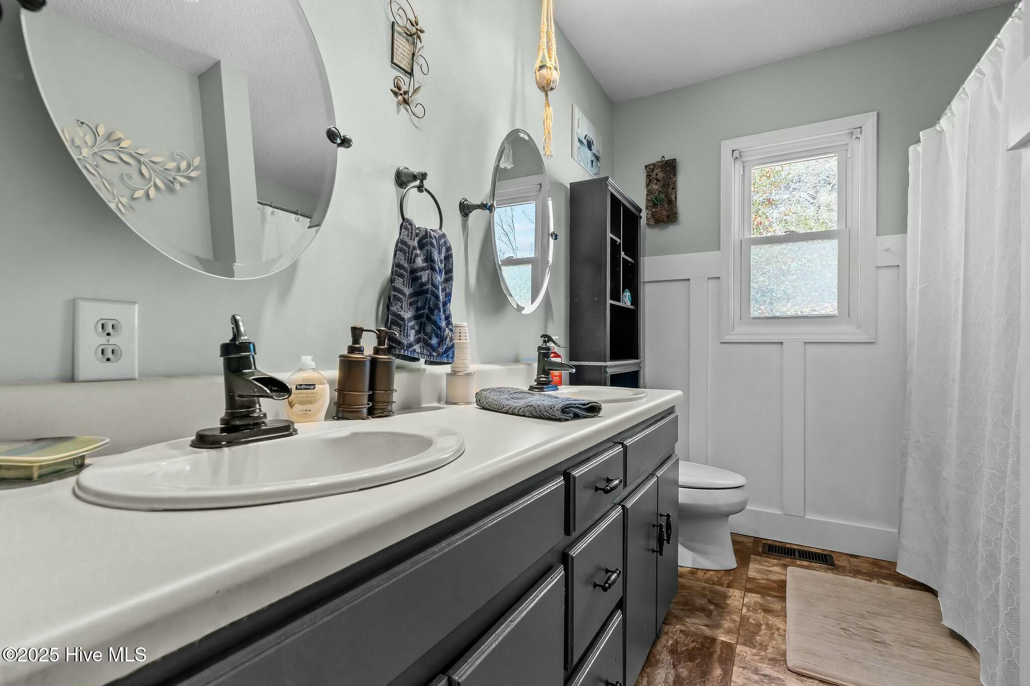 104 Pinedale Court Property Photo 29