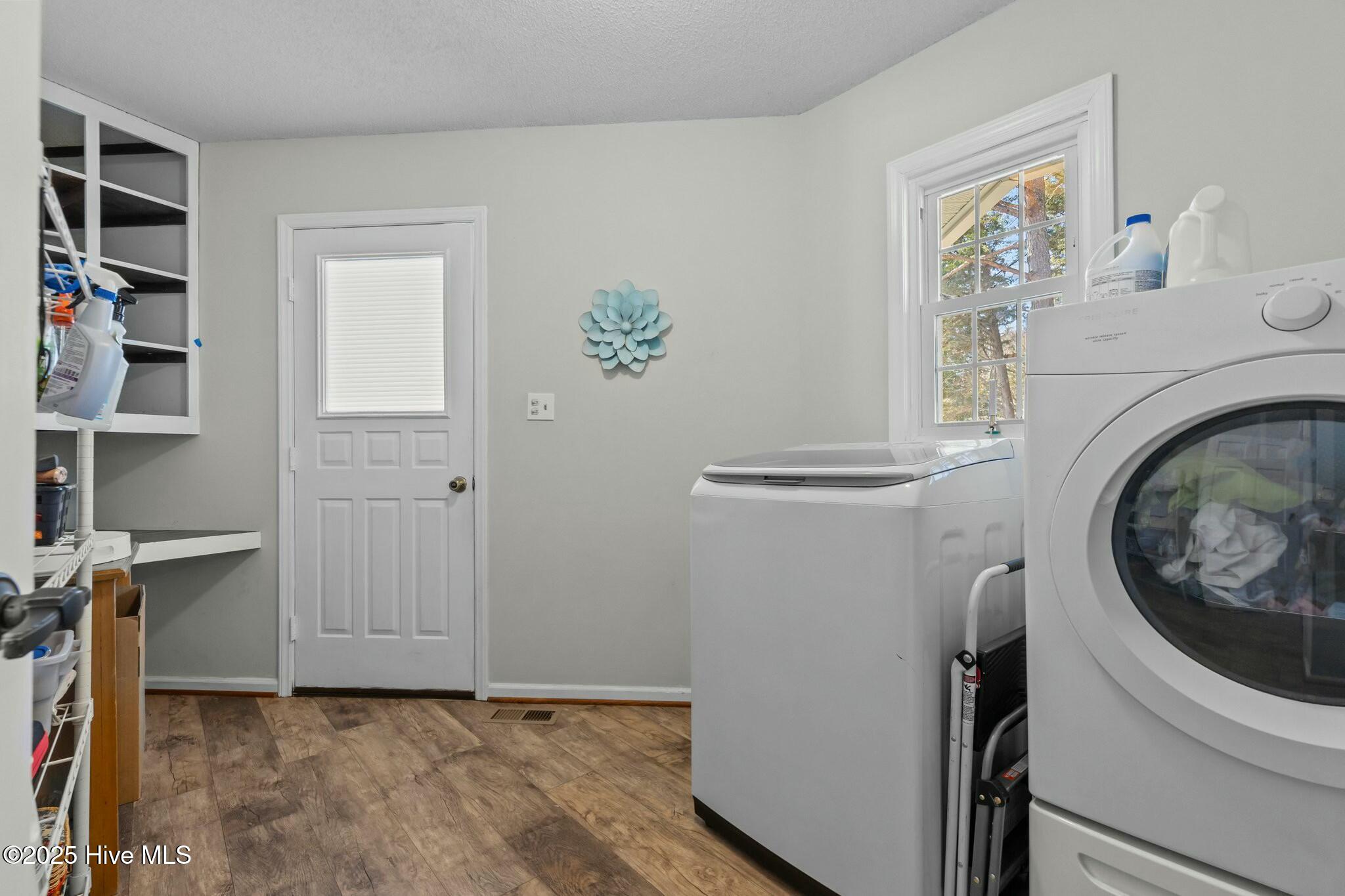 104 Pinedale Court Property Photo 30