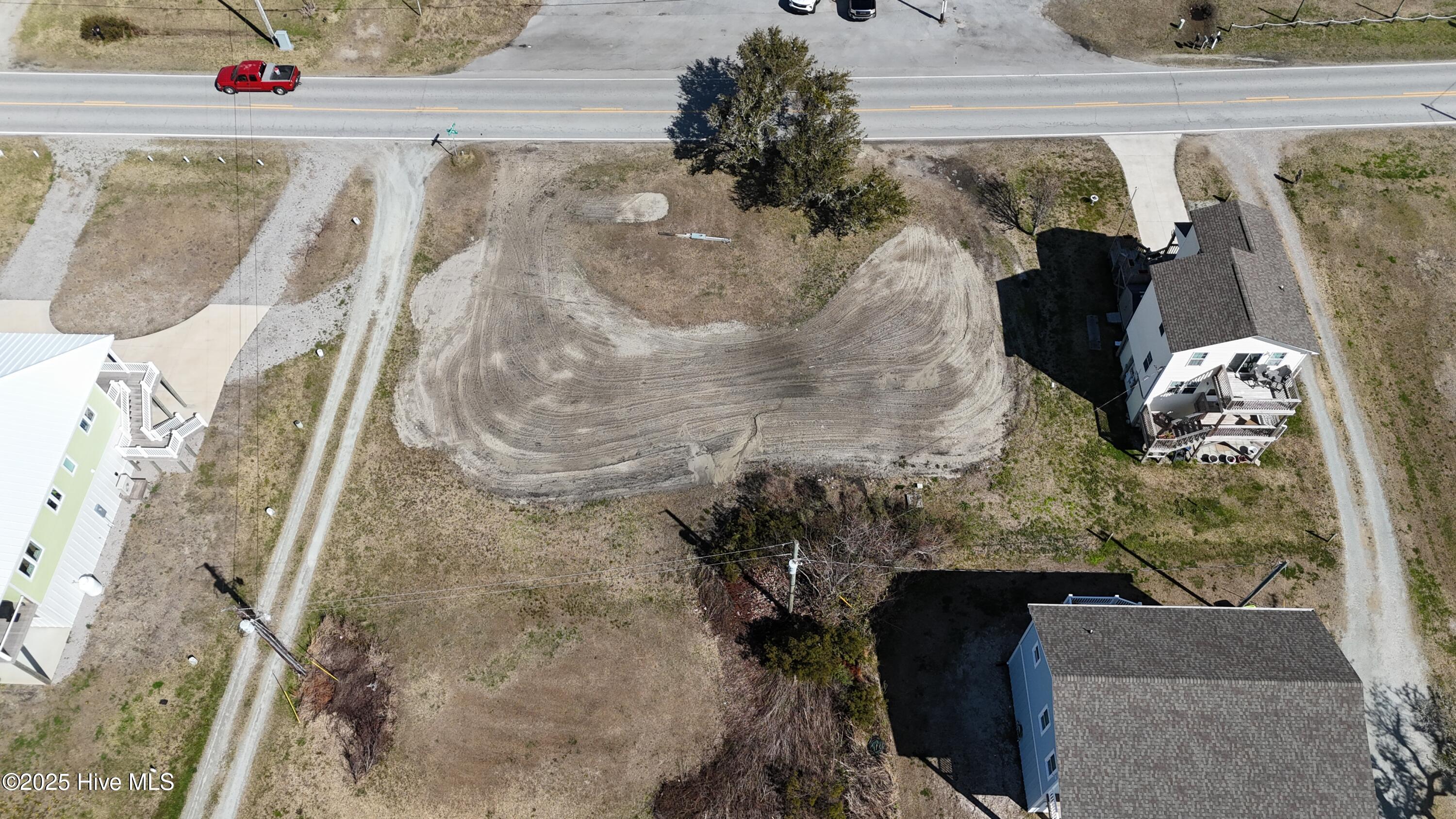 908 & 922 Island Road Property Photo 8