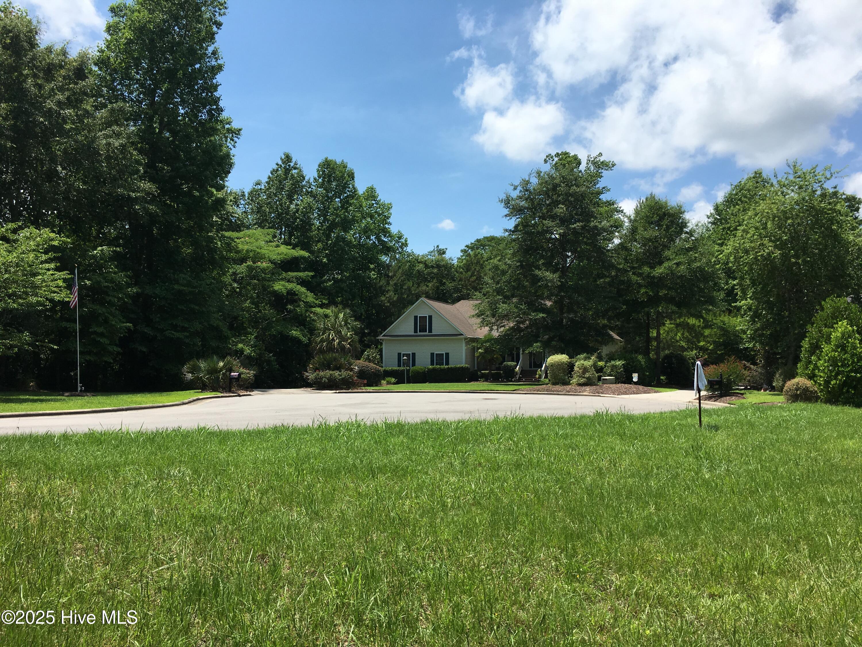 404 Mellen Court Property Photo 6