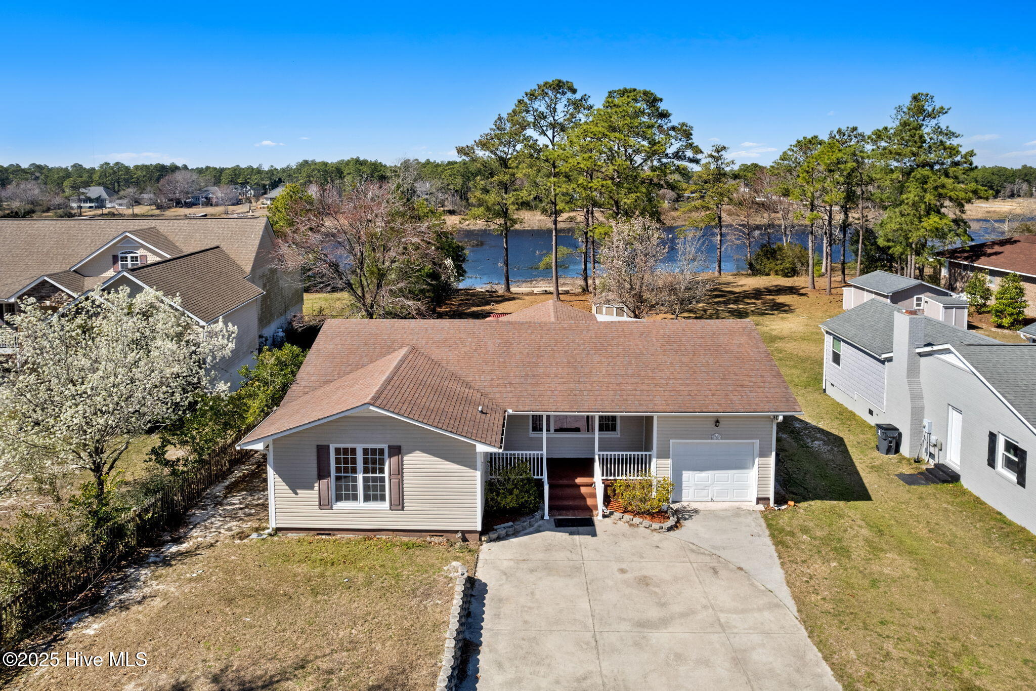 821 S Shore Drive Property Photo