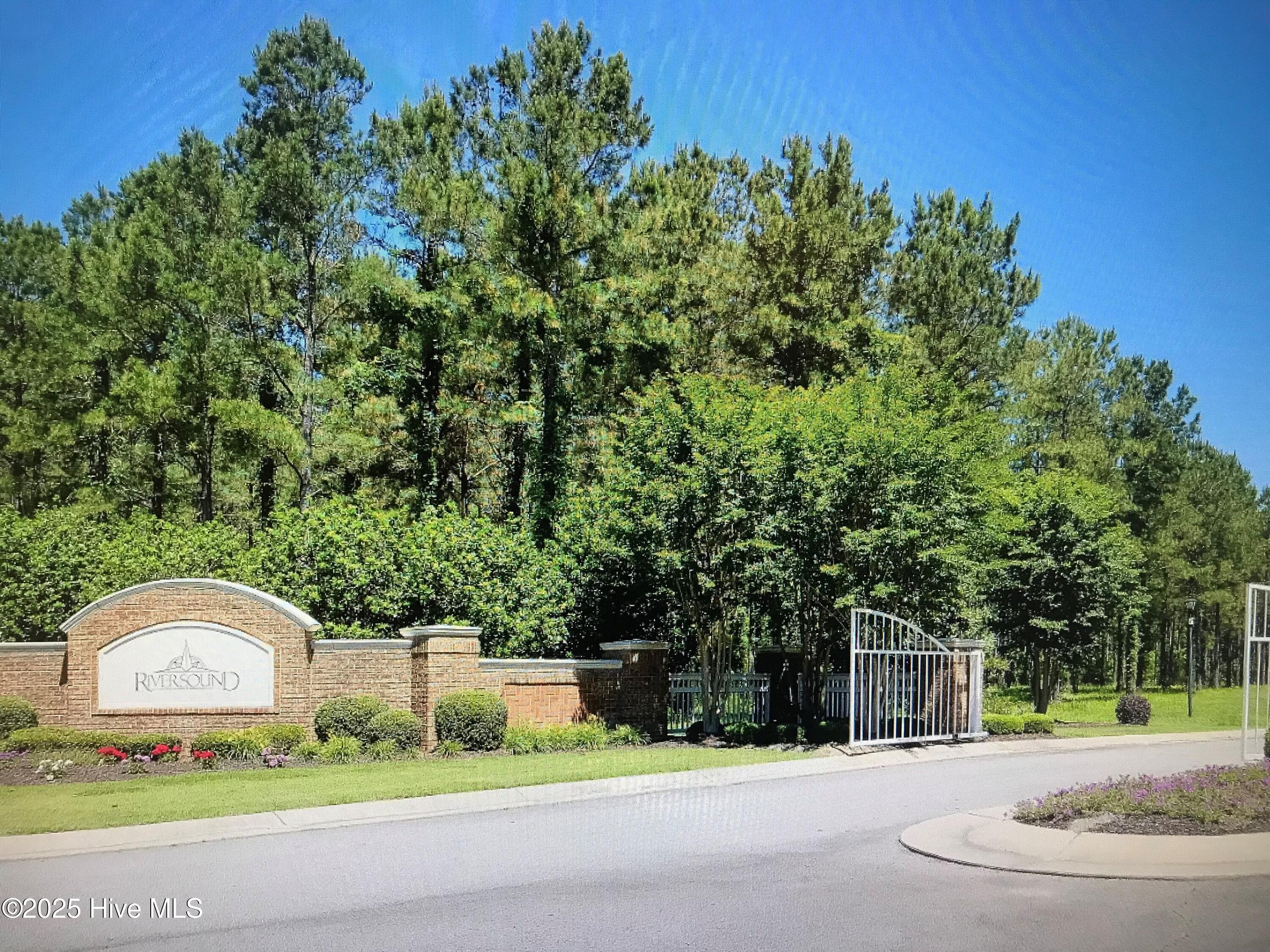 429 Riversound Drive Property Photo