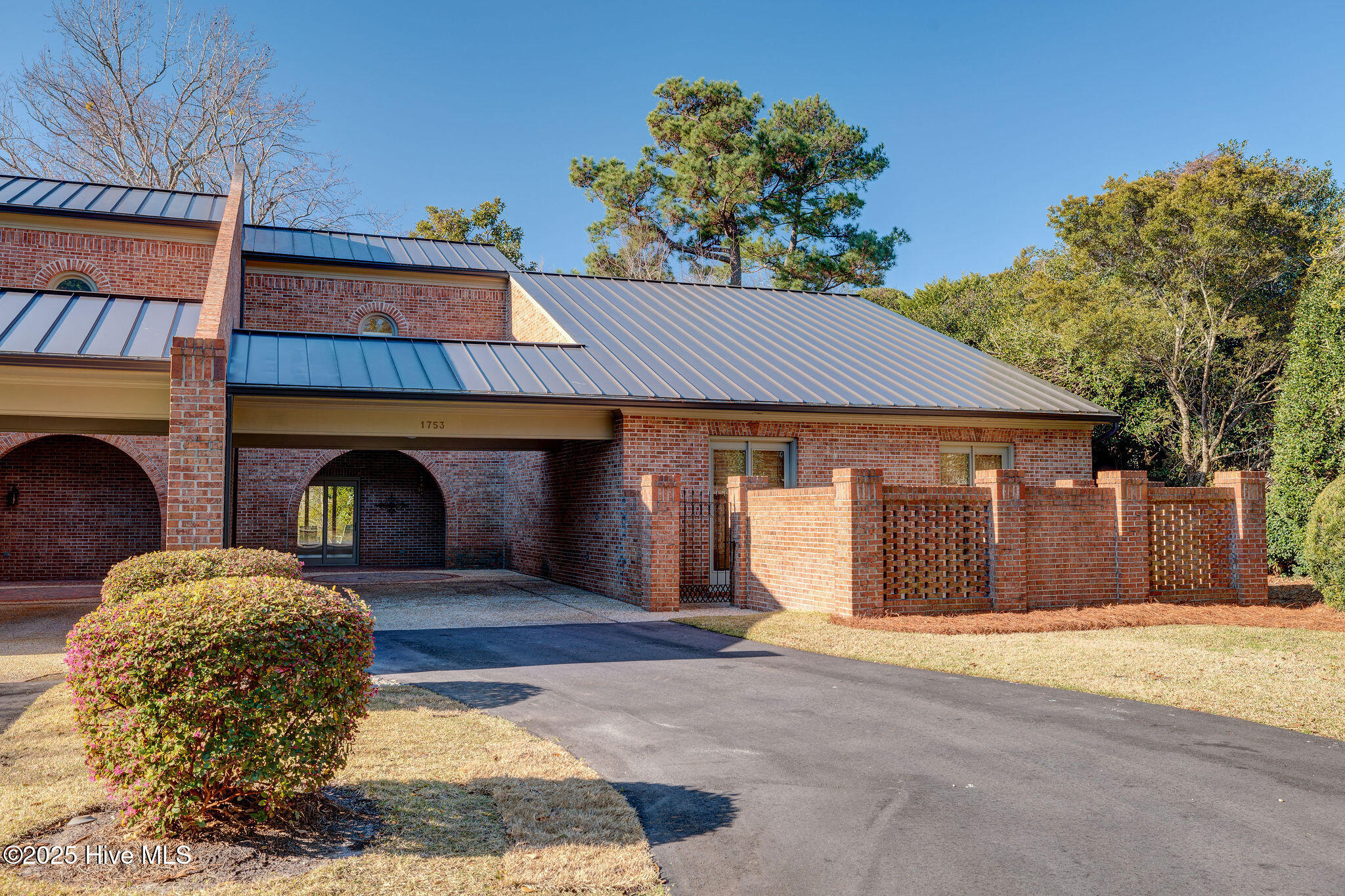 1753 Signature Place Property Photo