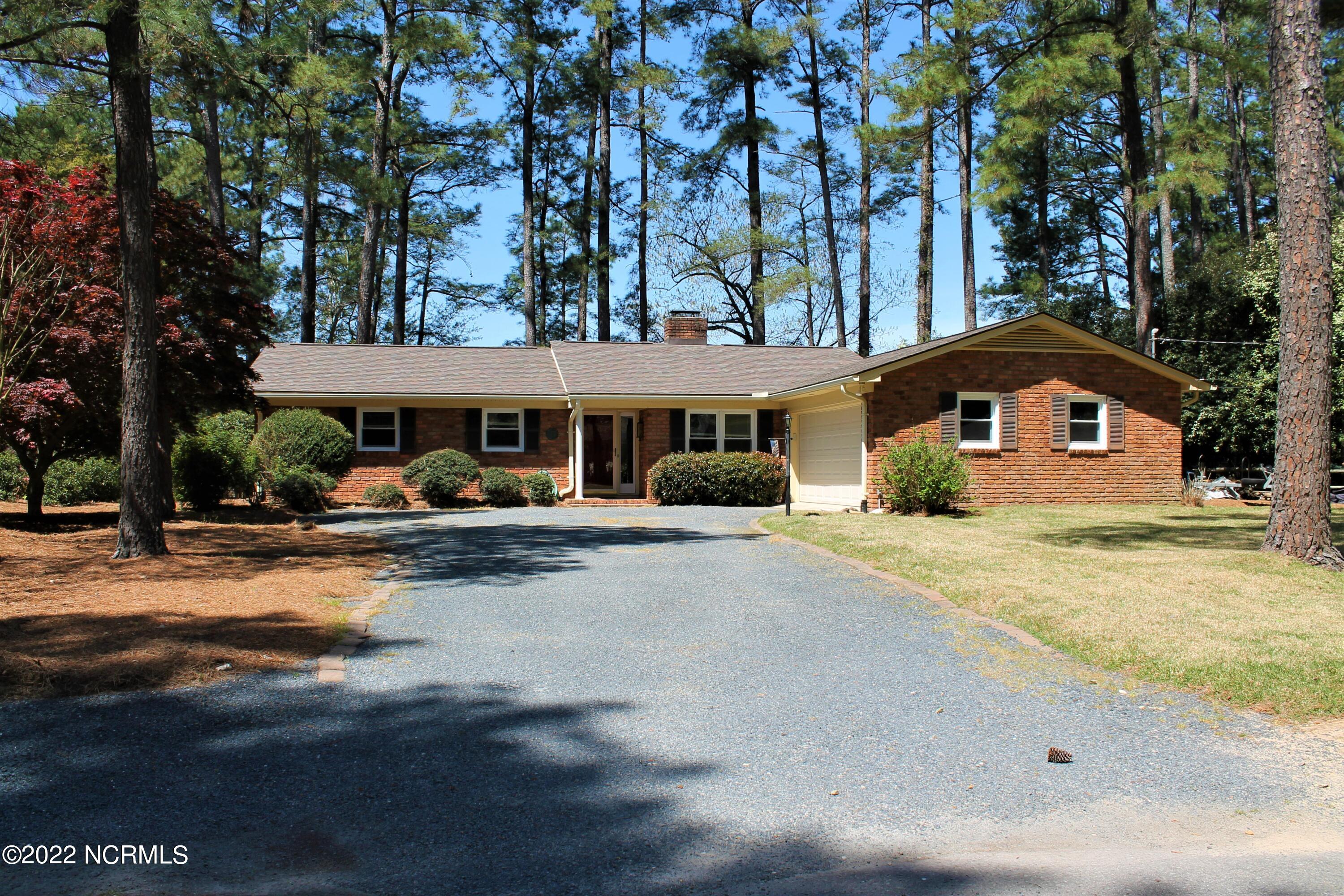 87 Lakeview Drive Property Photo