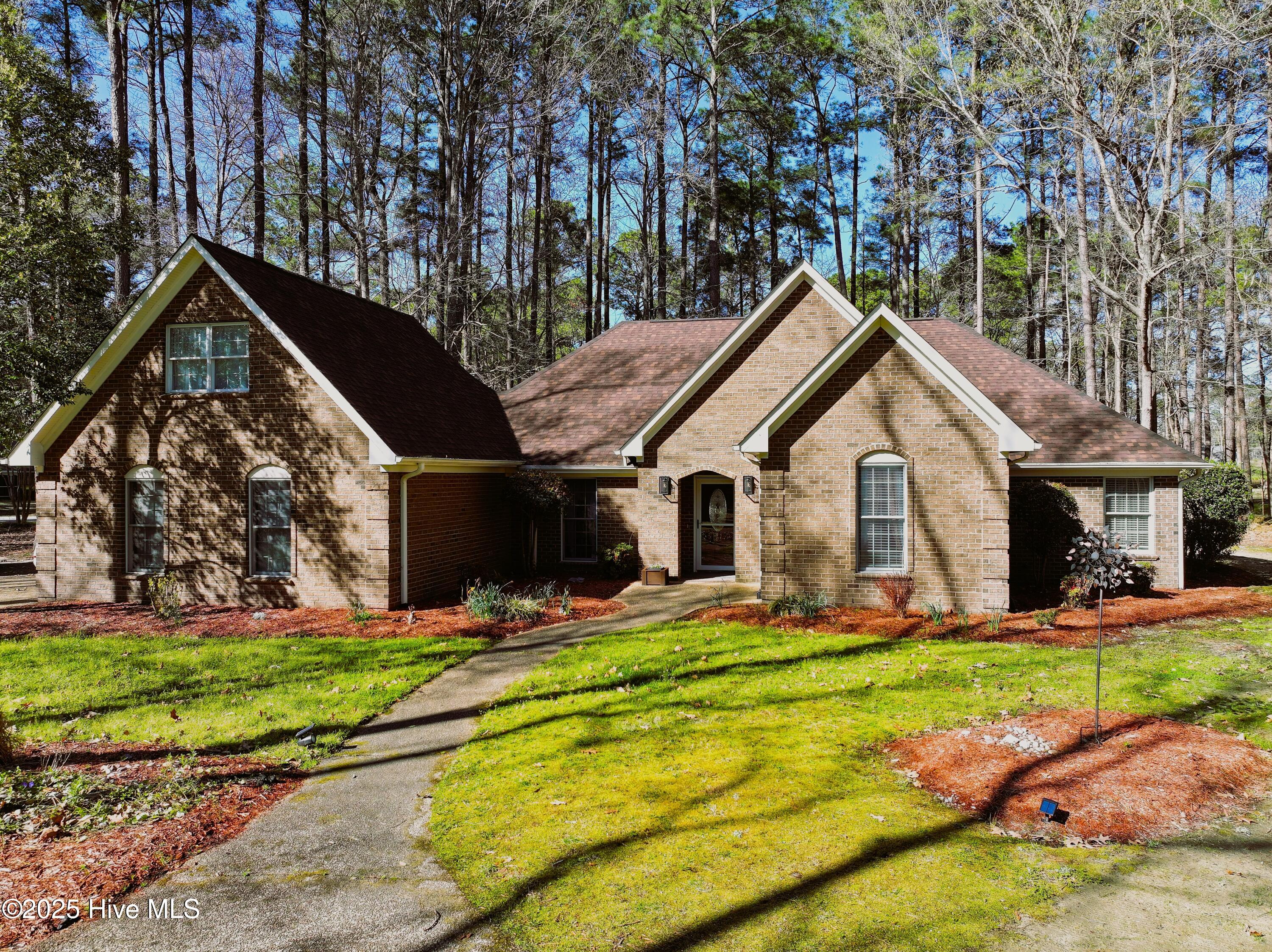 127 Nottaway Drive Property Photo