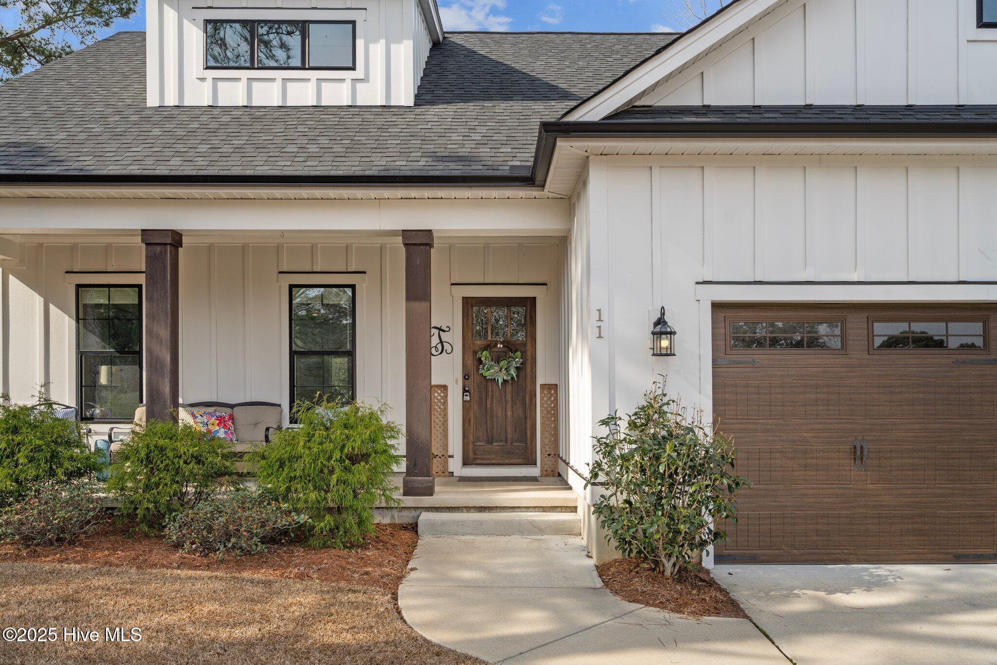 11 Sailview Court Property Photo