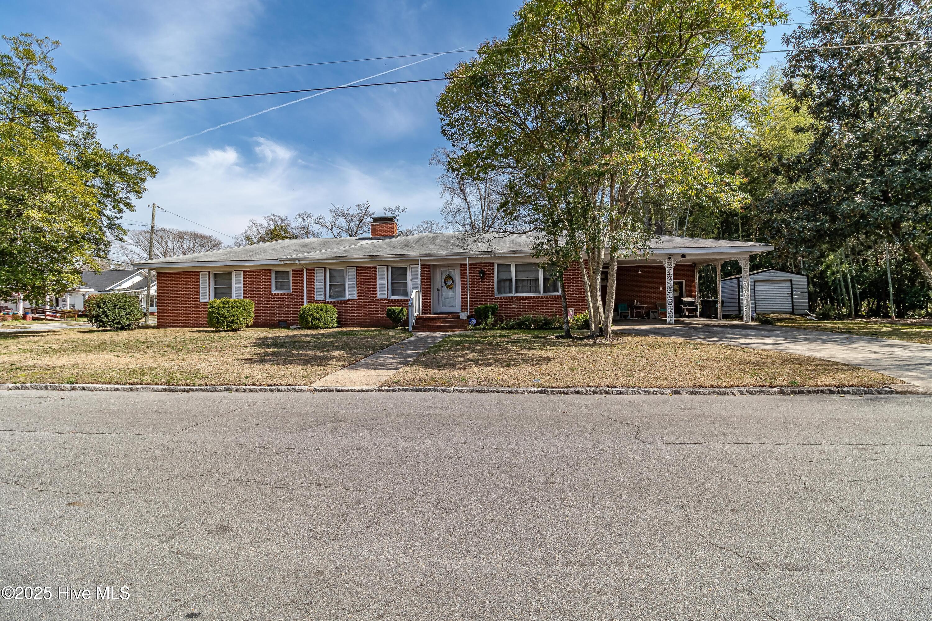 100 S Pineview Avenue Property Photo