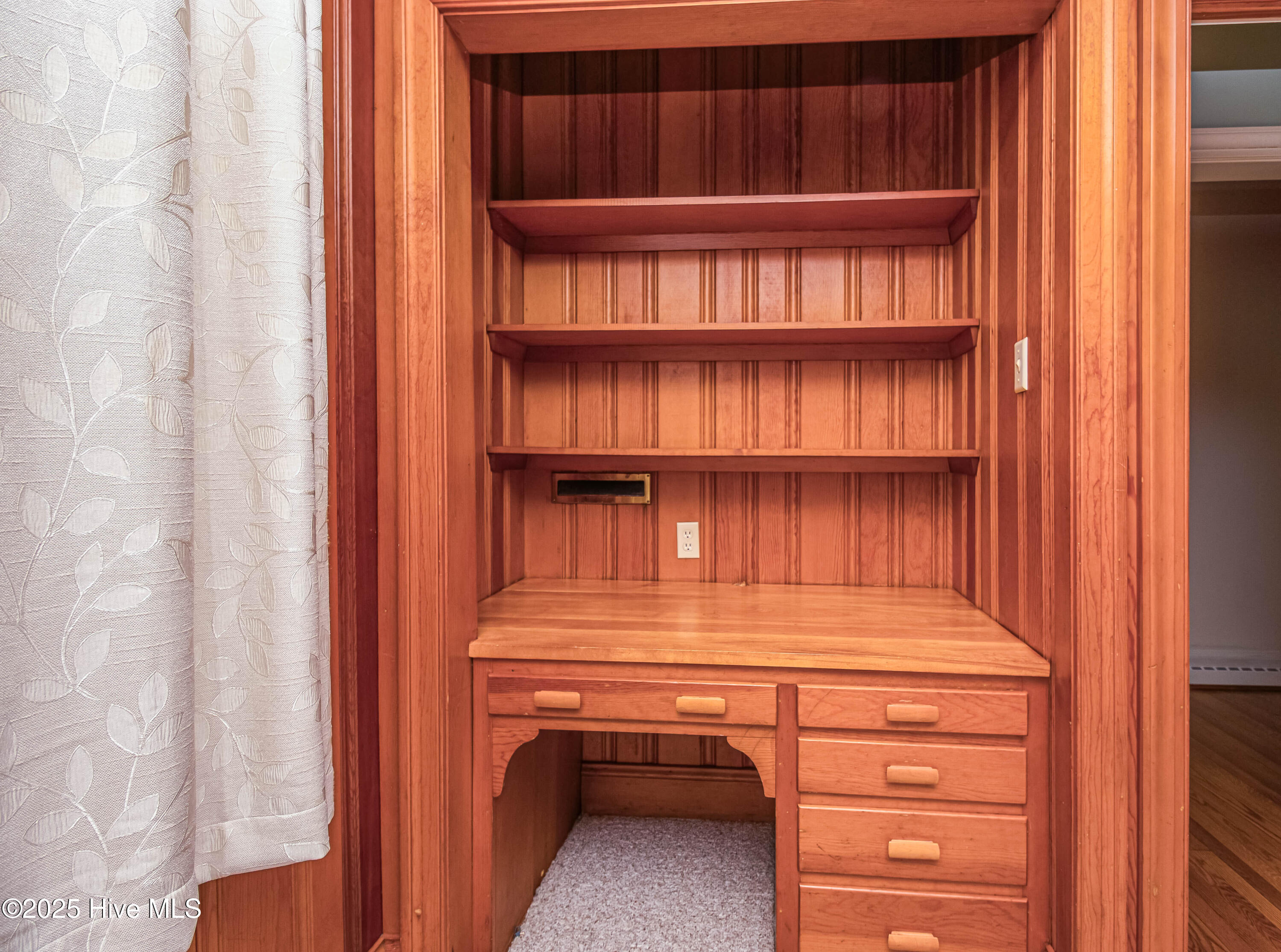 100 S Pineview Avenue Property Photo 8
