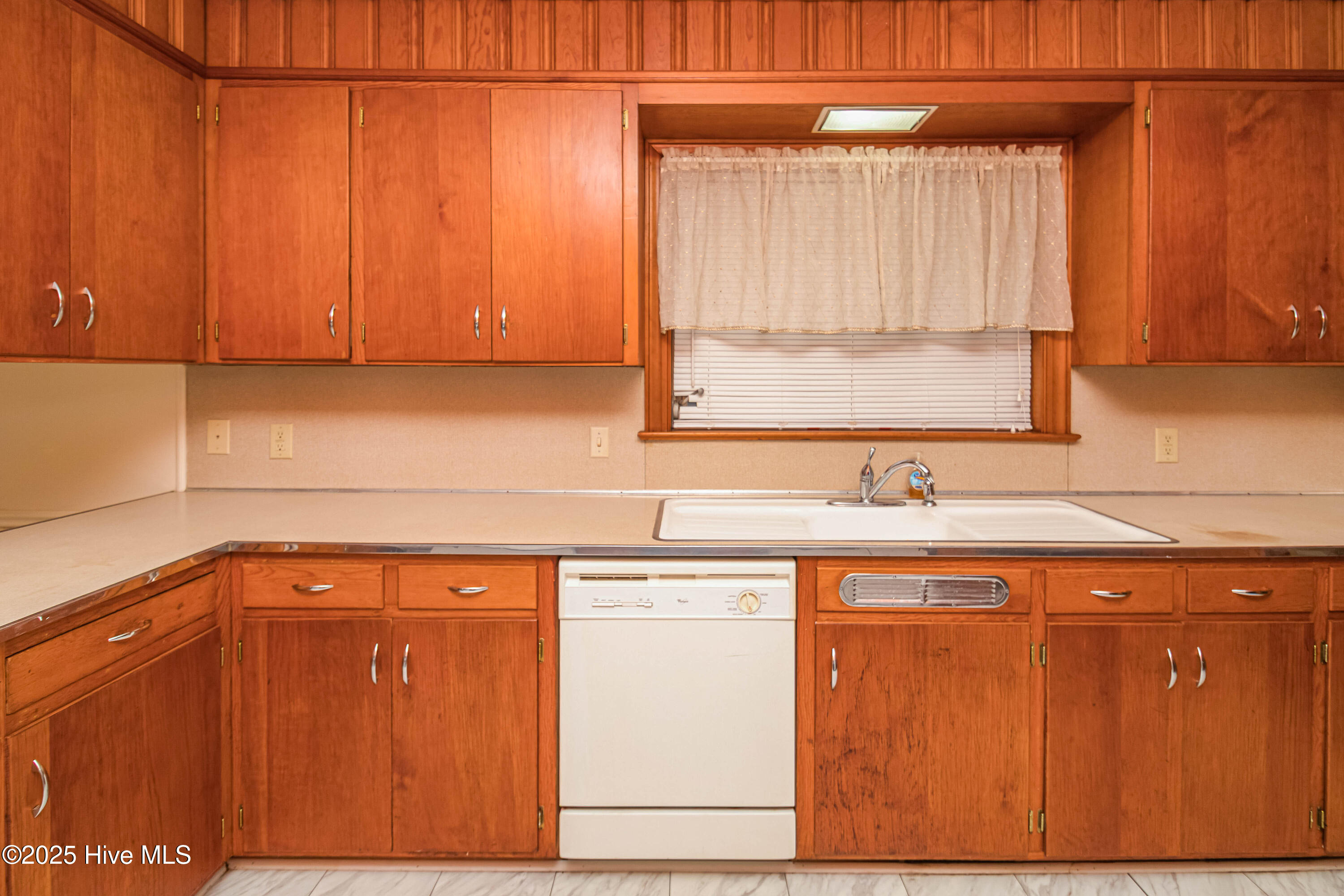 100 S Pineview Avenue Property Photo 10