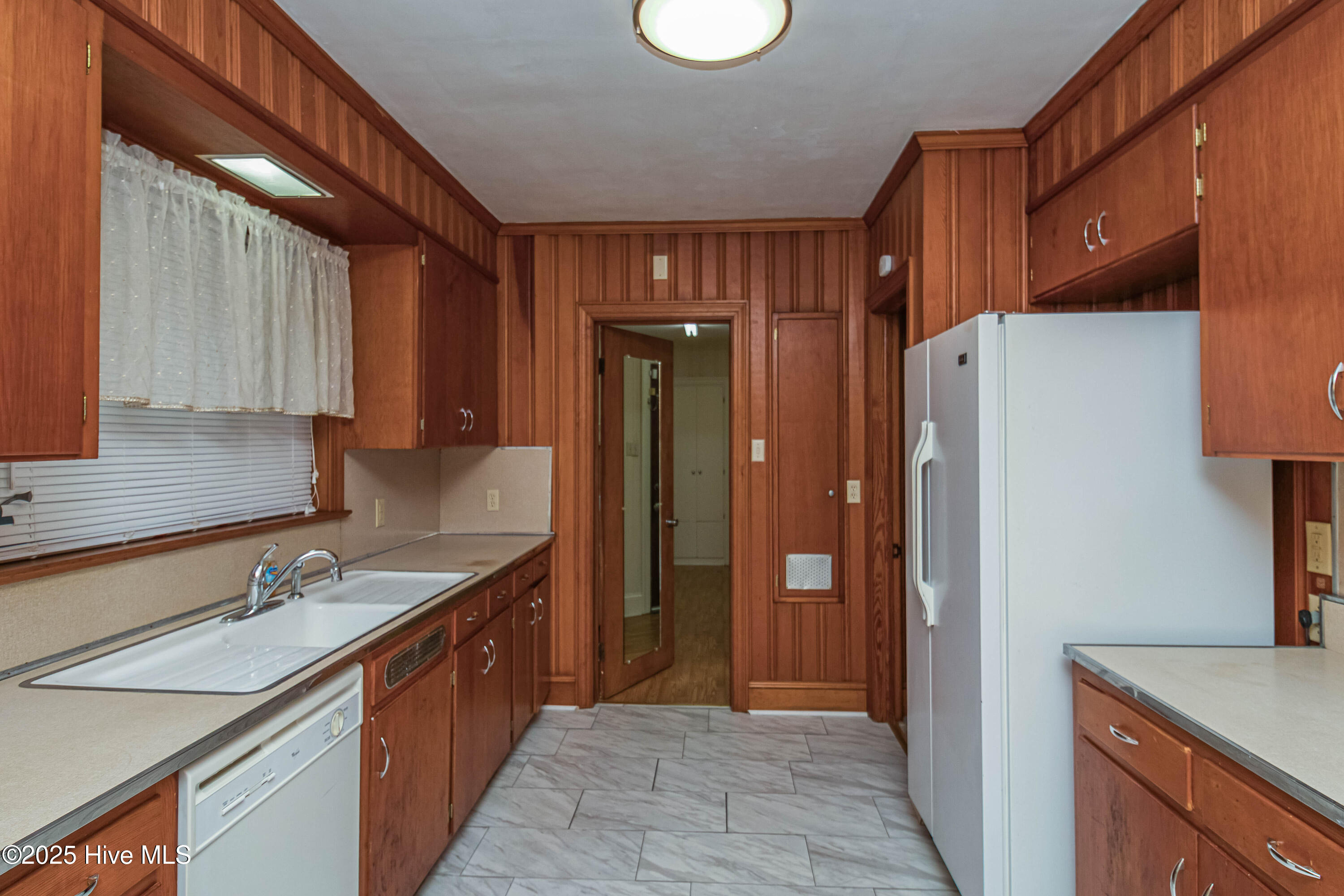 100 S Pineview Avenue Property Photo 14