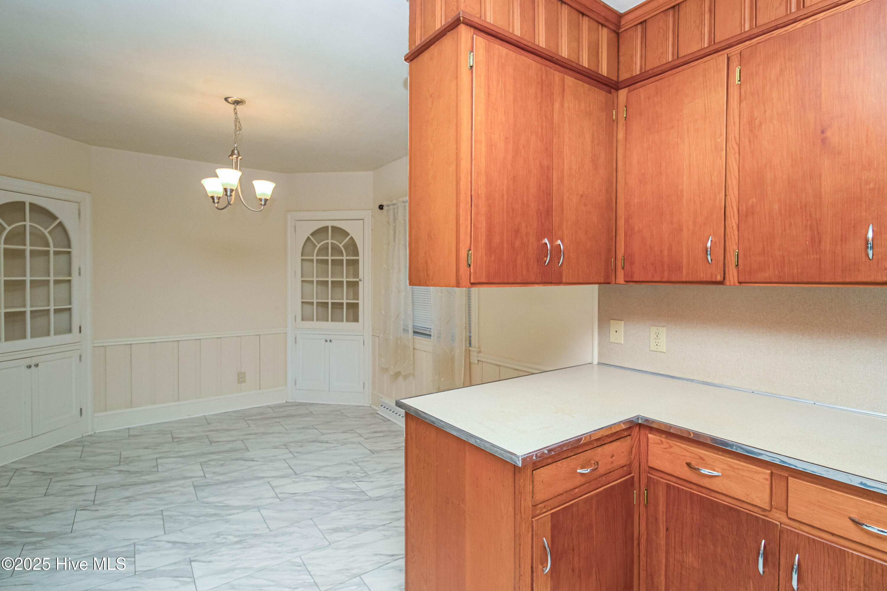 100 S Pineview Avenue Property Photo 15