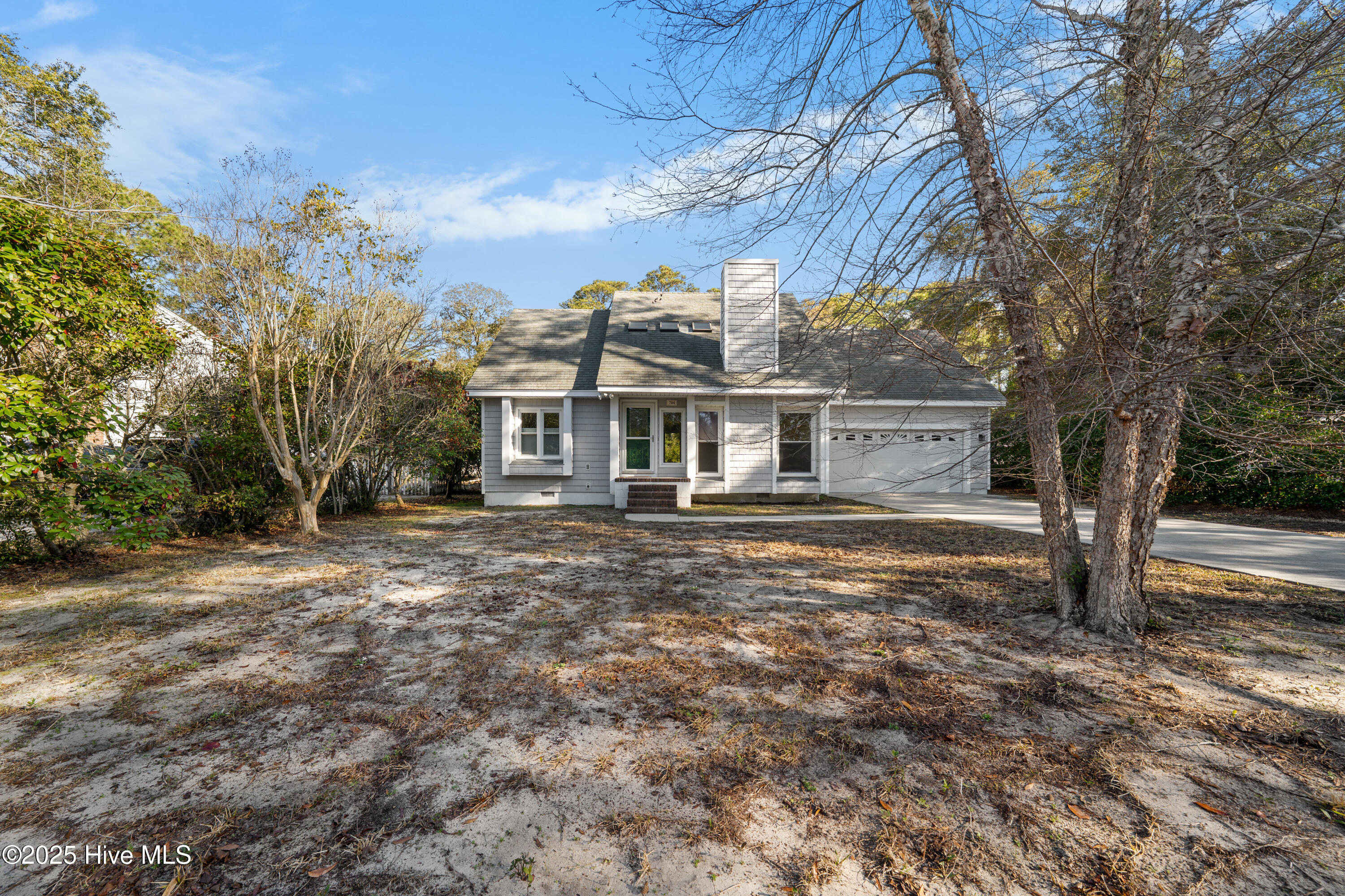 704 W 9th Street Property Photo