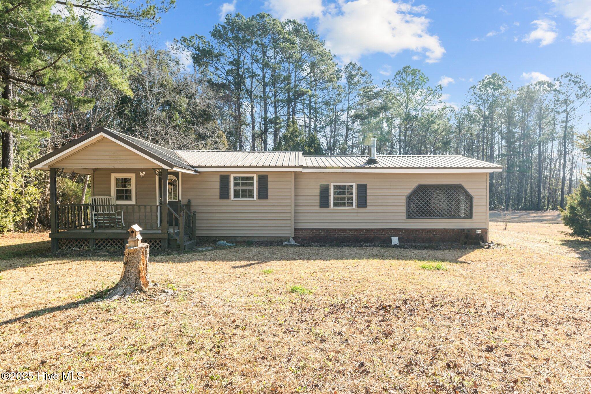 757 Kennels Beach Road Property Photo