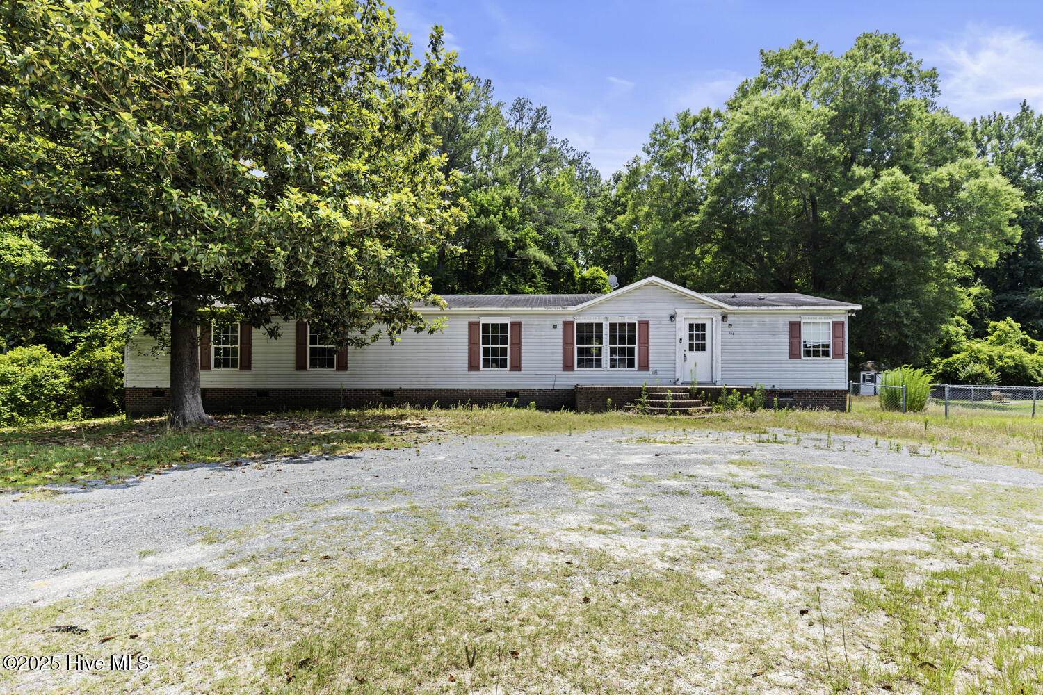 304 Mullins Street Property Photo 1