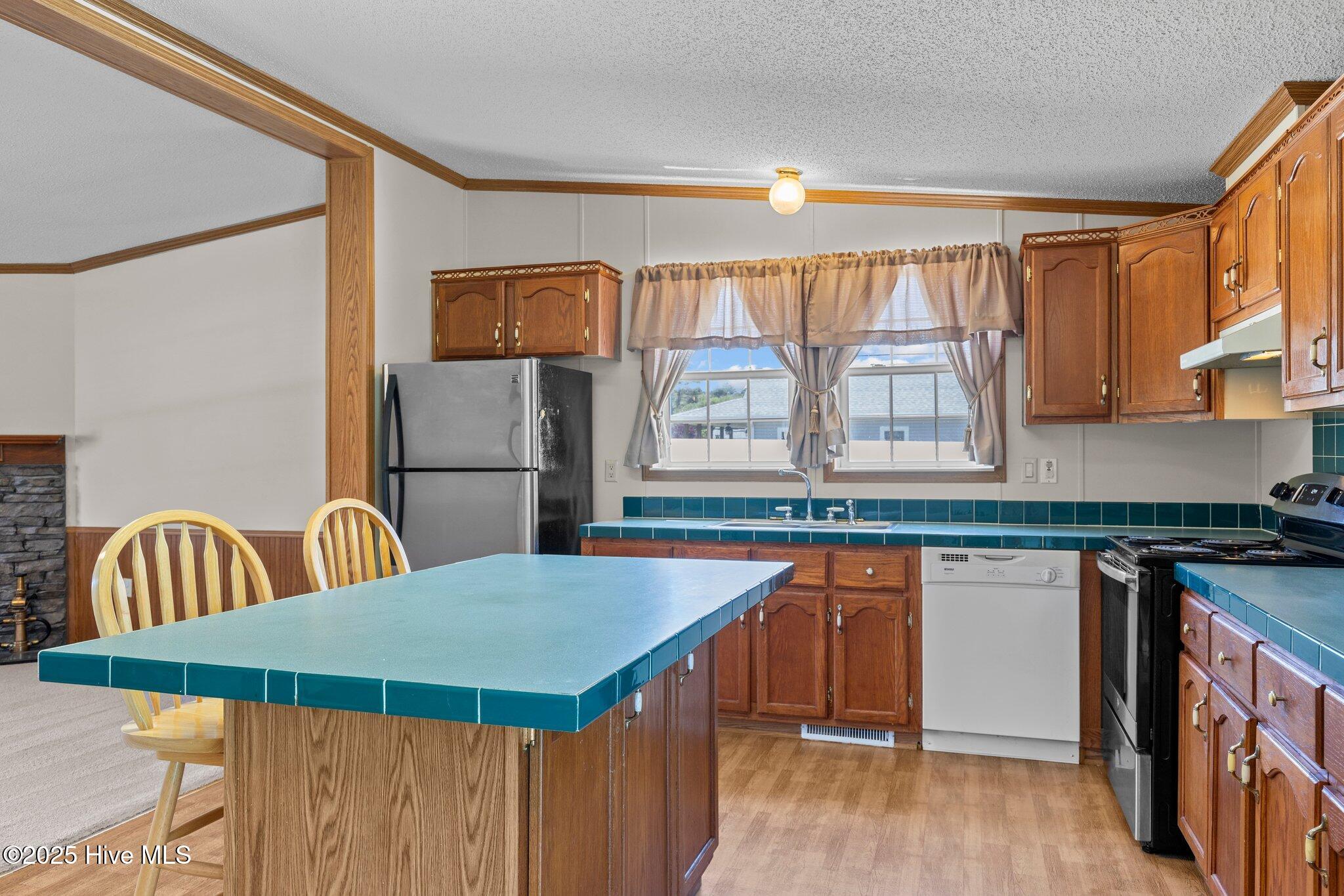 143 Mills Road Property Photo 8