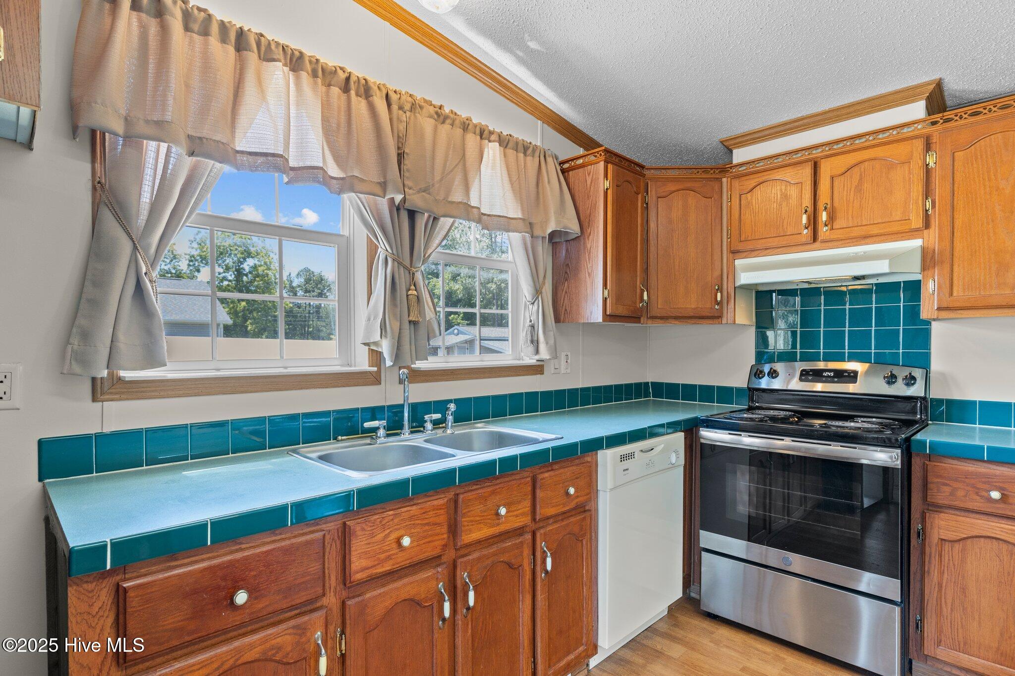143 Mills Road Property Photo 10