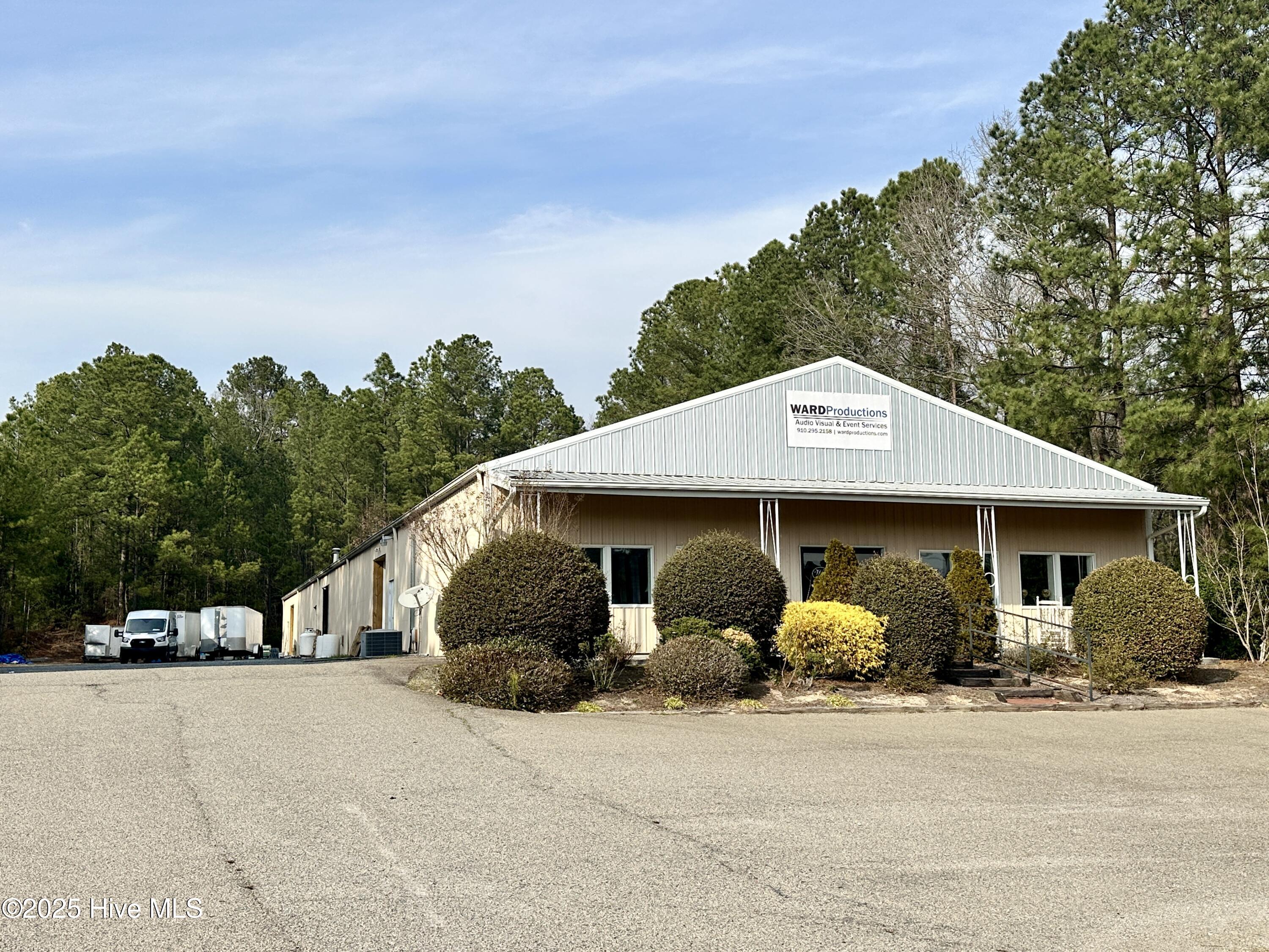 7661 Hwy 211 Property Photo
