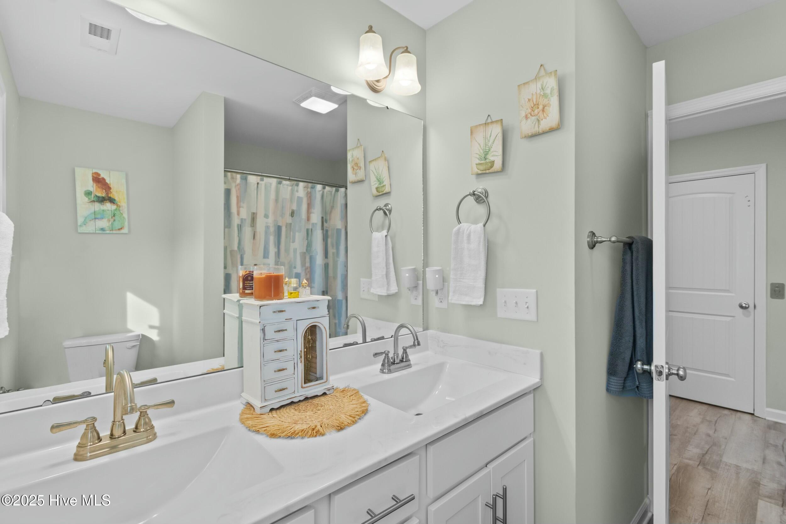 318 N Topsail Drive Property Photo 13