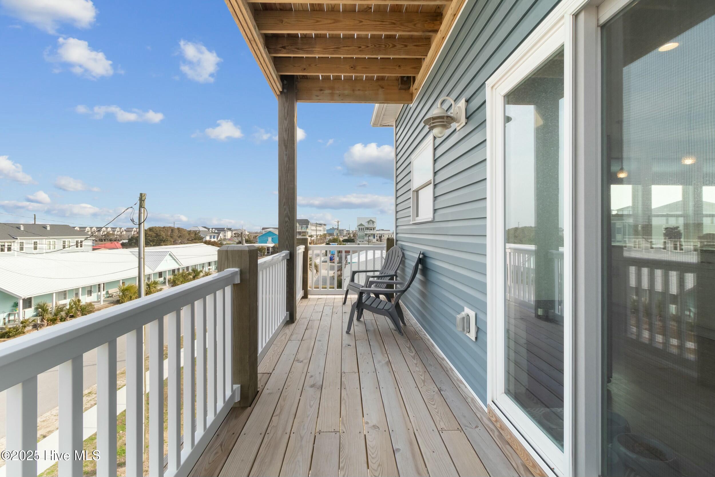 318 N Topsail Drive Property Photo 22