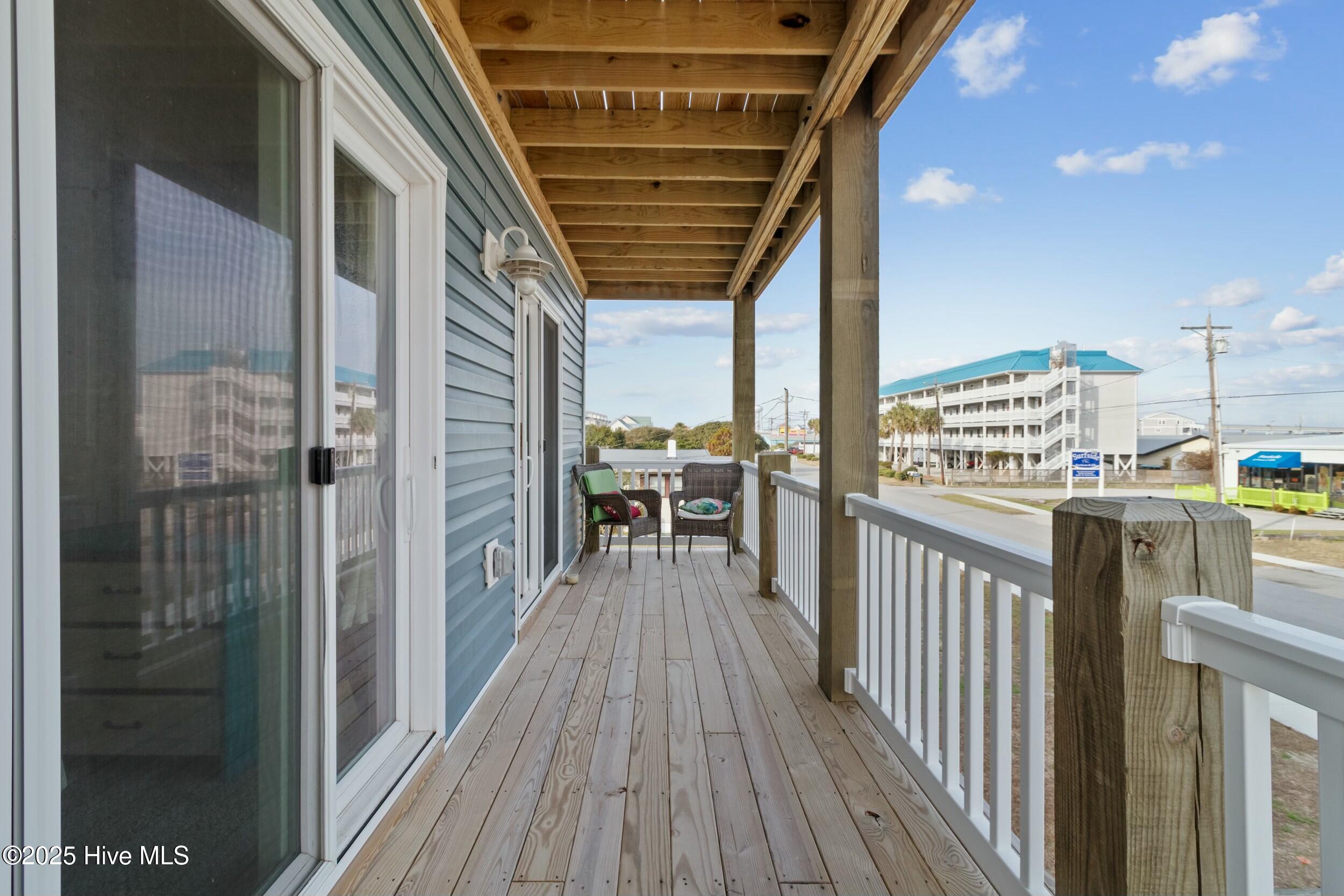 318 N Topsail Drive Property Photo 23