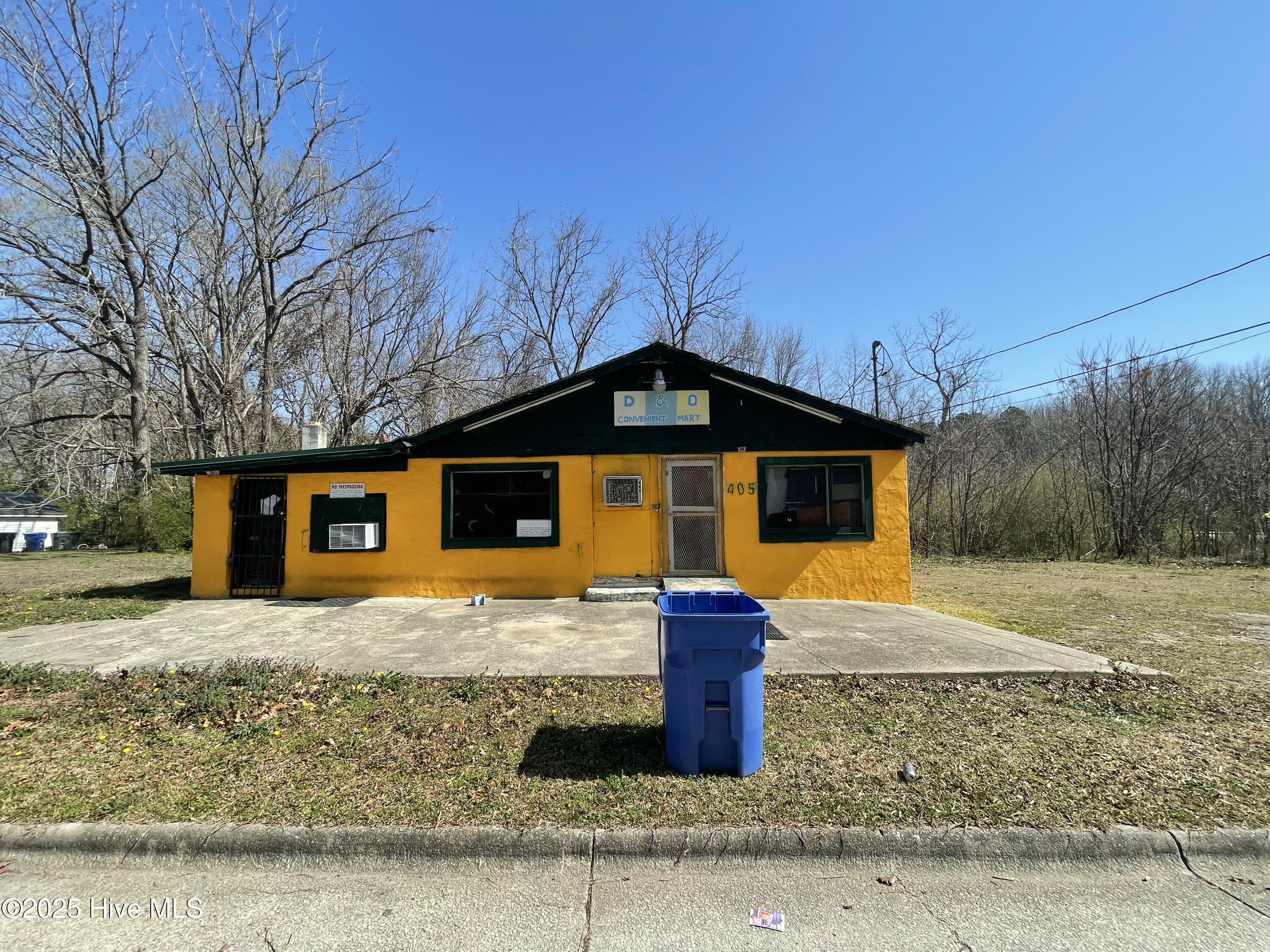 405 Canal Street Property Photo