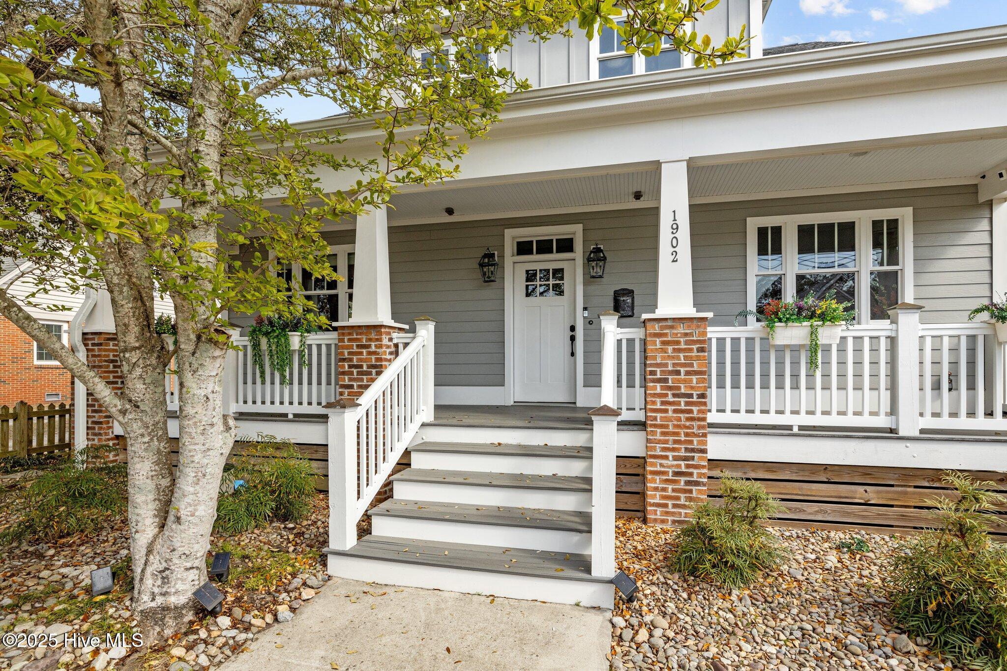 1902 Evans Street Property Photo 2