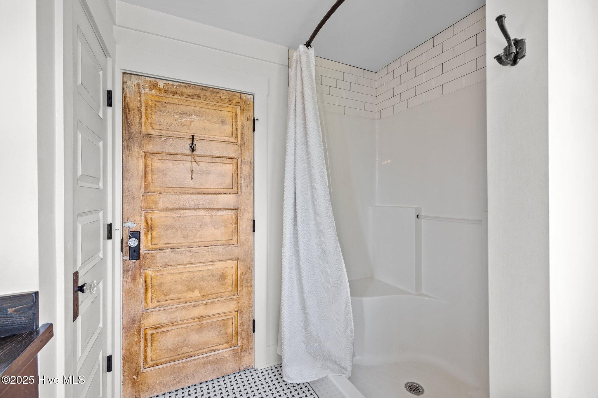 1902 Evans Street Property Photo 32