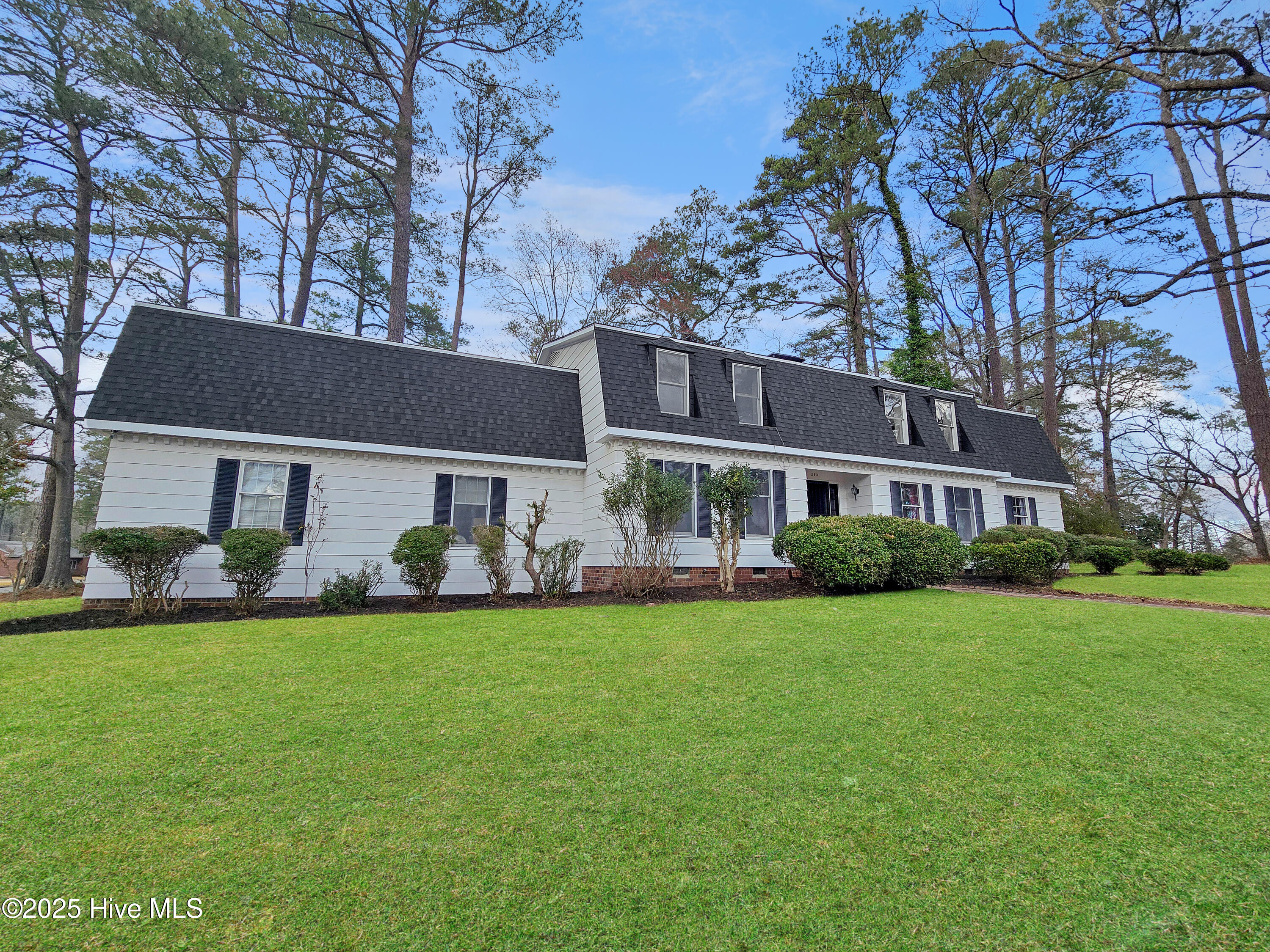 203 Crescent Drive Property Photo