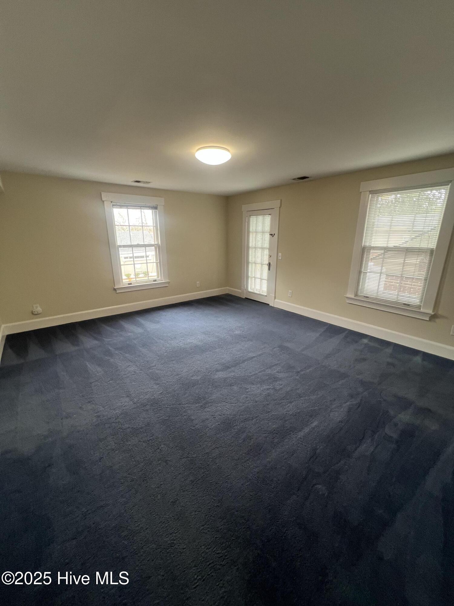 206 N Poplar Street E Property Photo 7