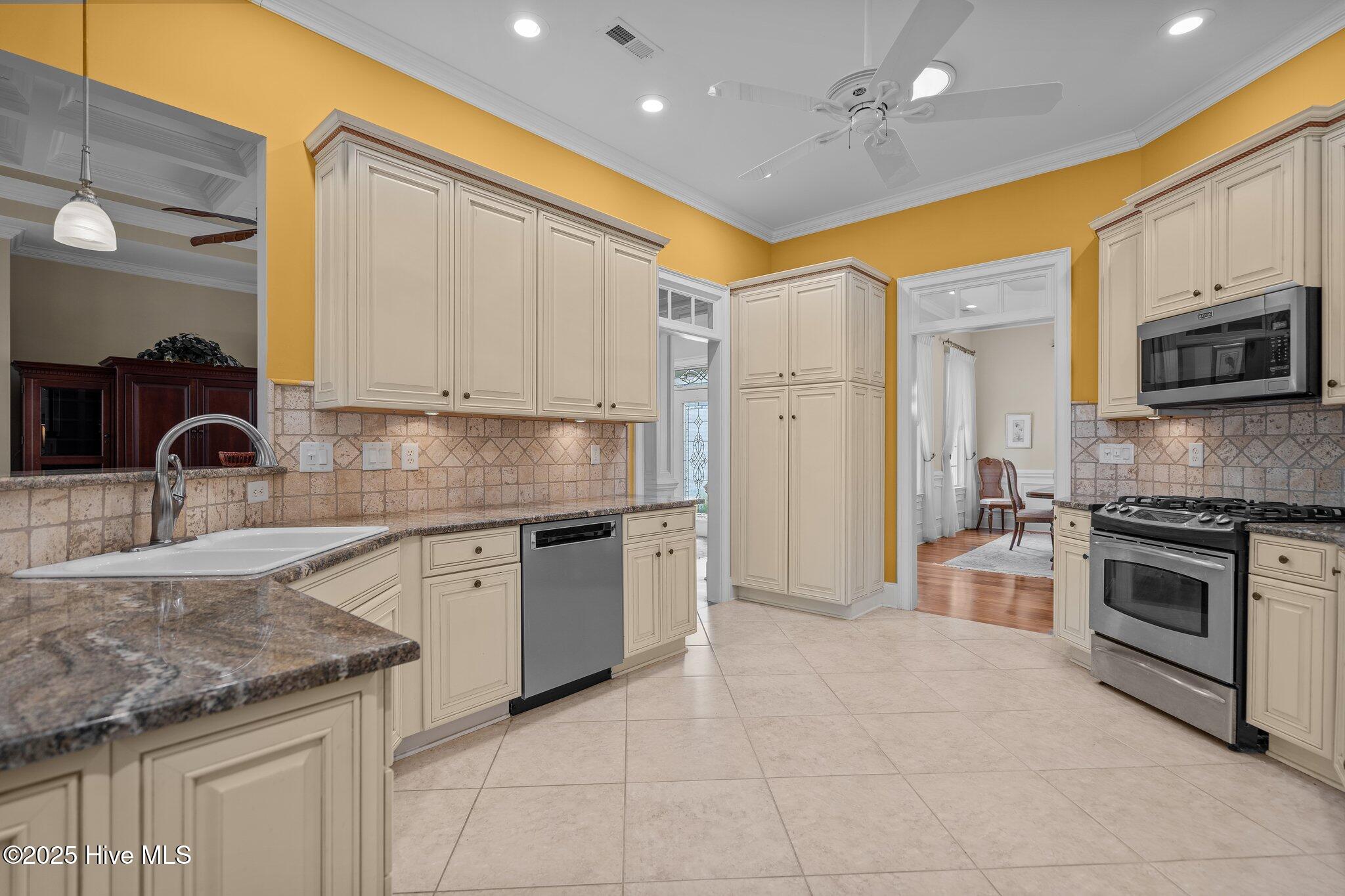 9274 Checkerberry Square Property Photo 18