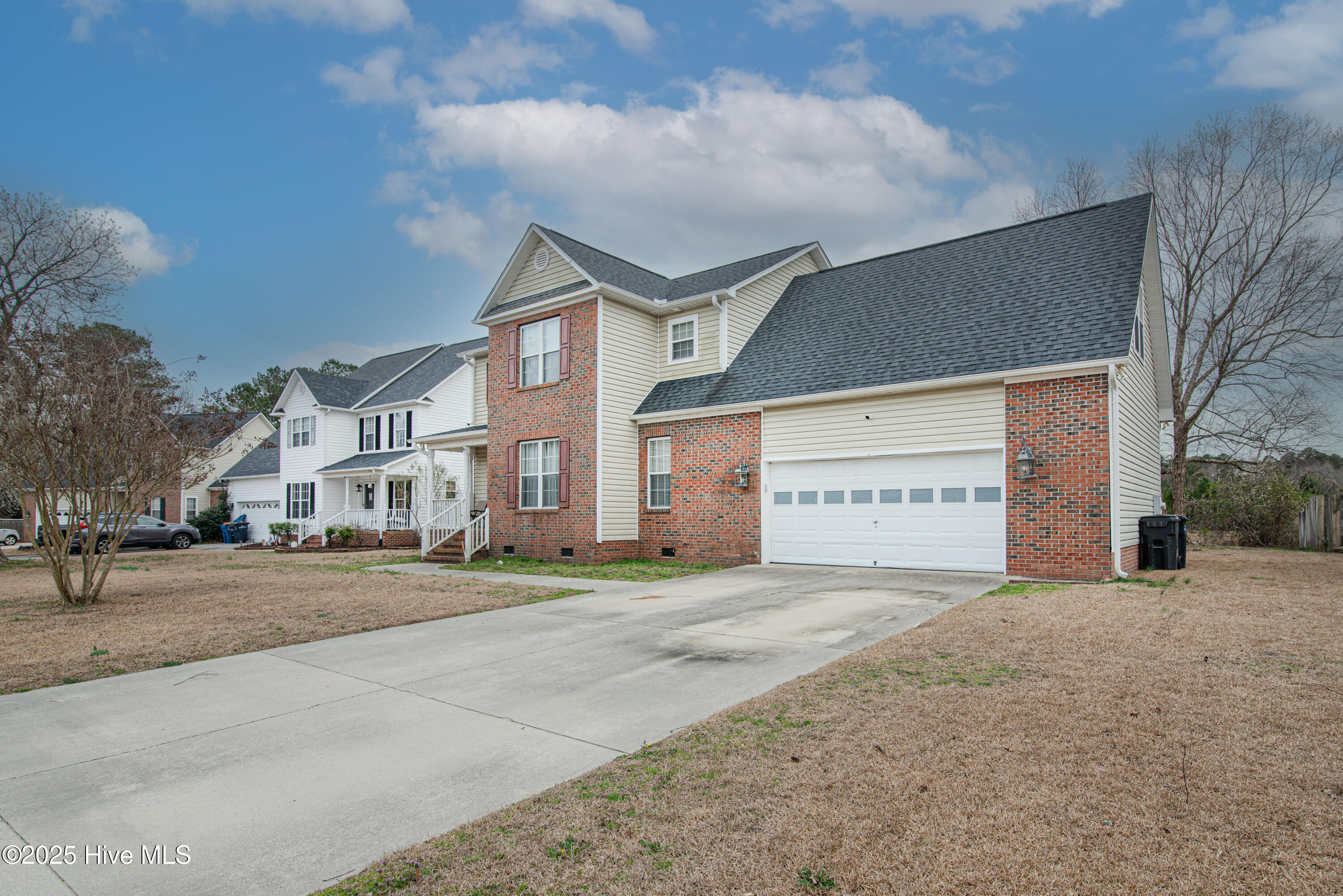 212 Lansing Court Property Photo